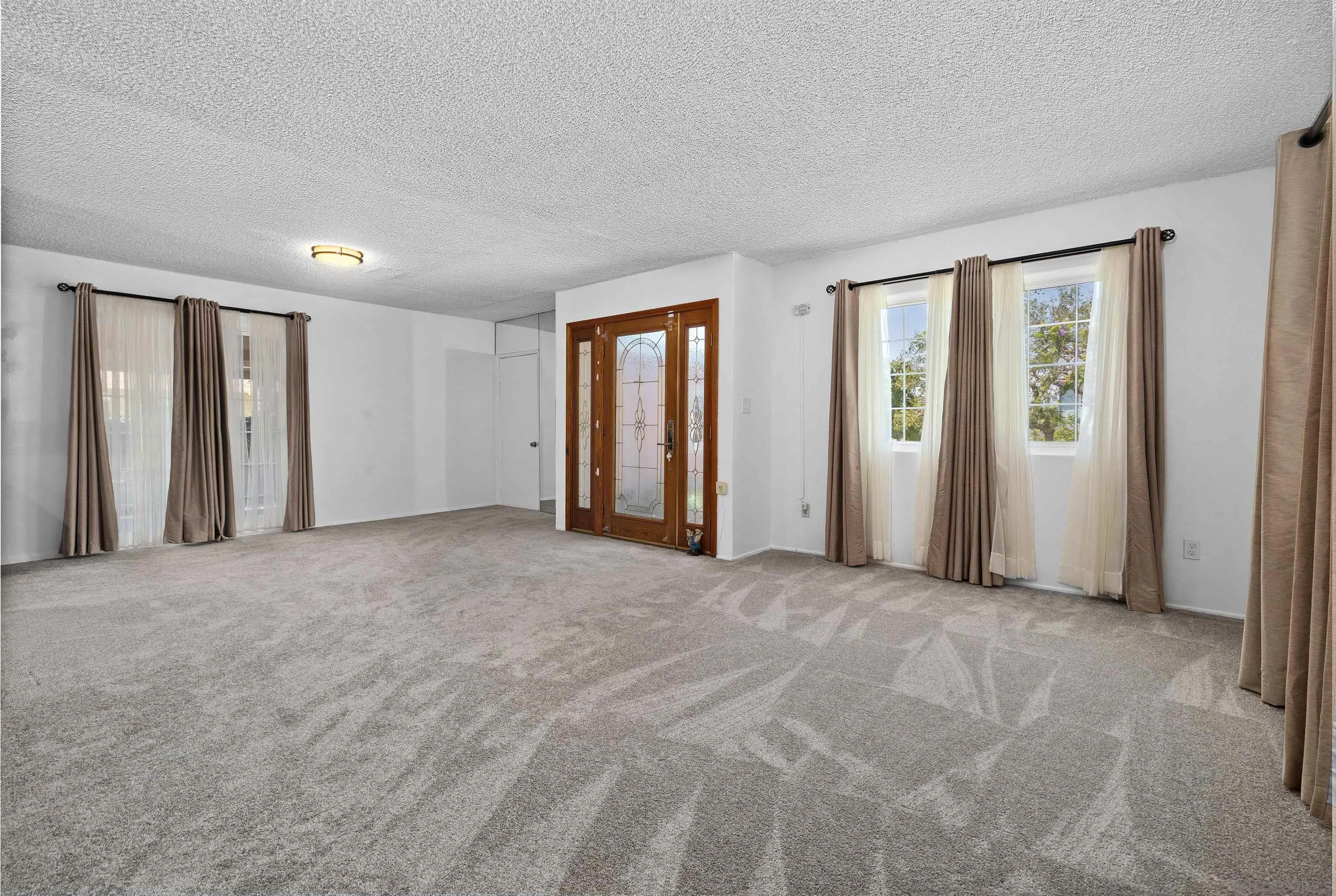 https://cdn.realtyfeed.com/cdn/127/260012927/7e9d1ff4e049f40e1bdb958462865483.webp