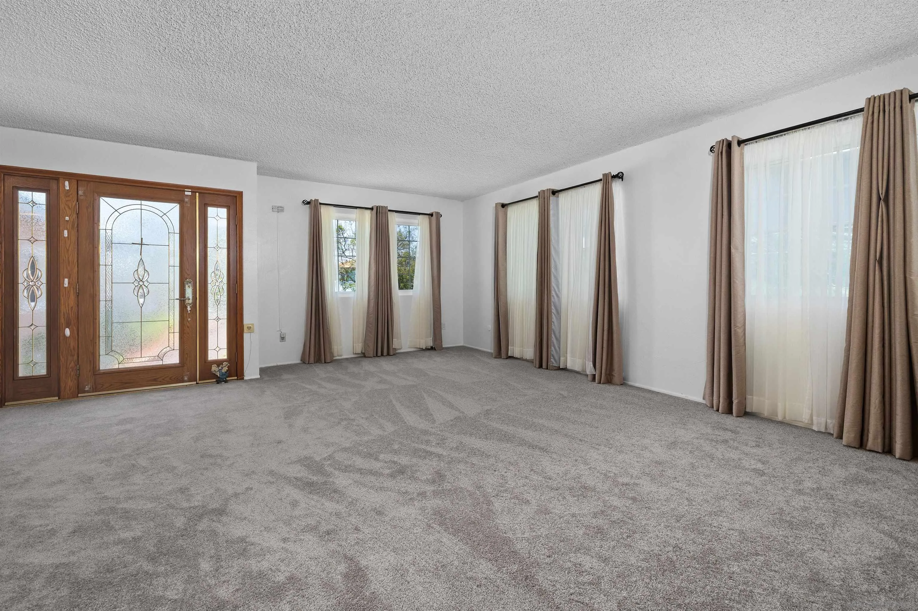 https://cdn.realtyfeed.com/cdn/127/260012927/a8c2e2e4ffad55e1bc2903a033a9c182.webp