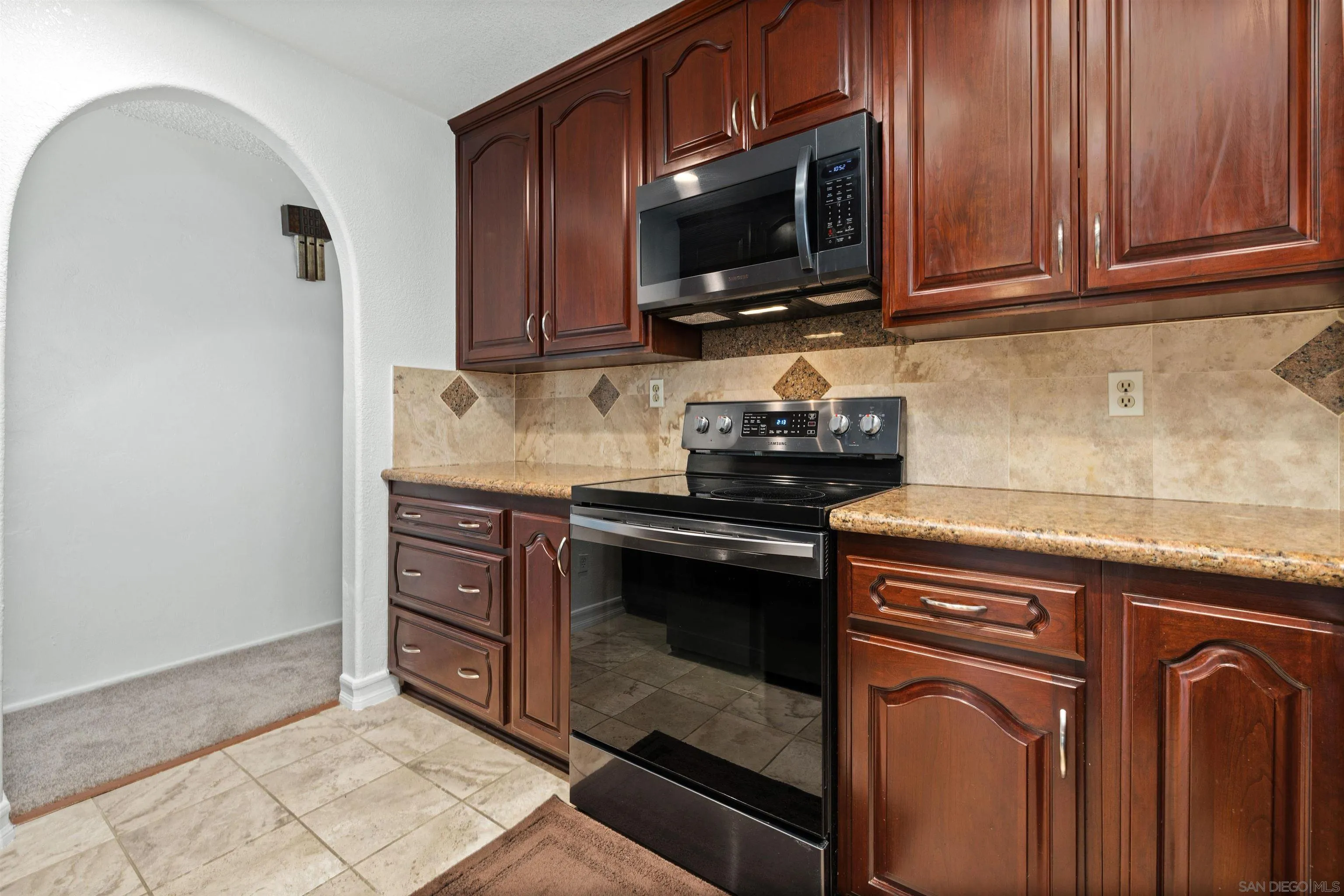 https://cdn.realtyfeed.com/cdn/127/260012927/aad0274dc5985df7a824822614c52dfa.webp