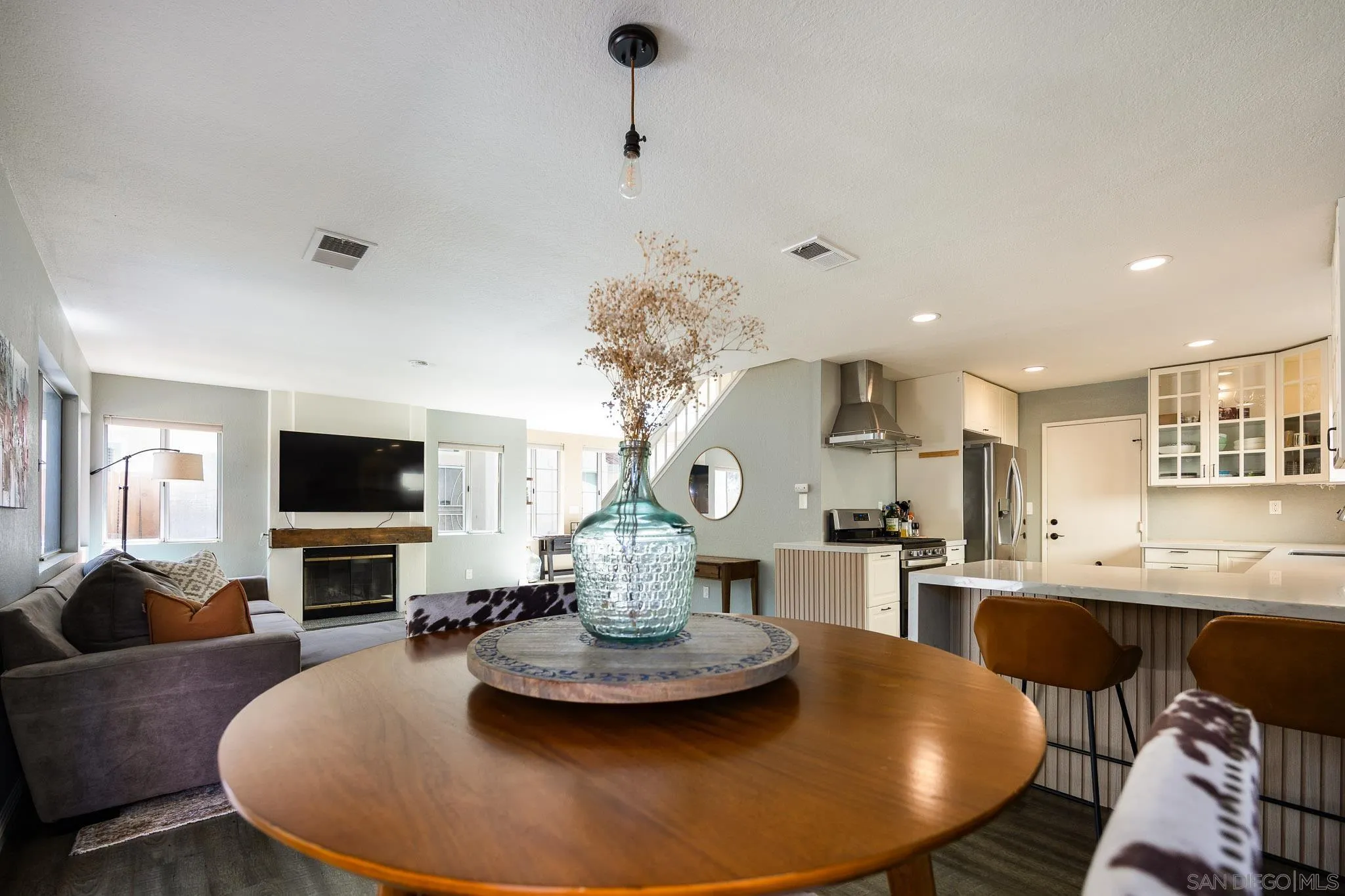 https://cdn.realtyfeed.com/cdn/127/260012928/1158cffe55823e1e14d60e123d9303af.webp