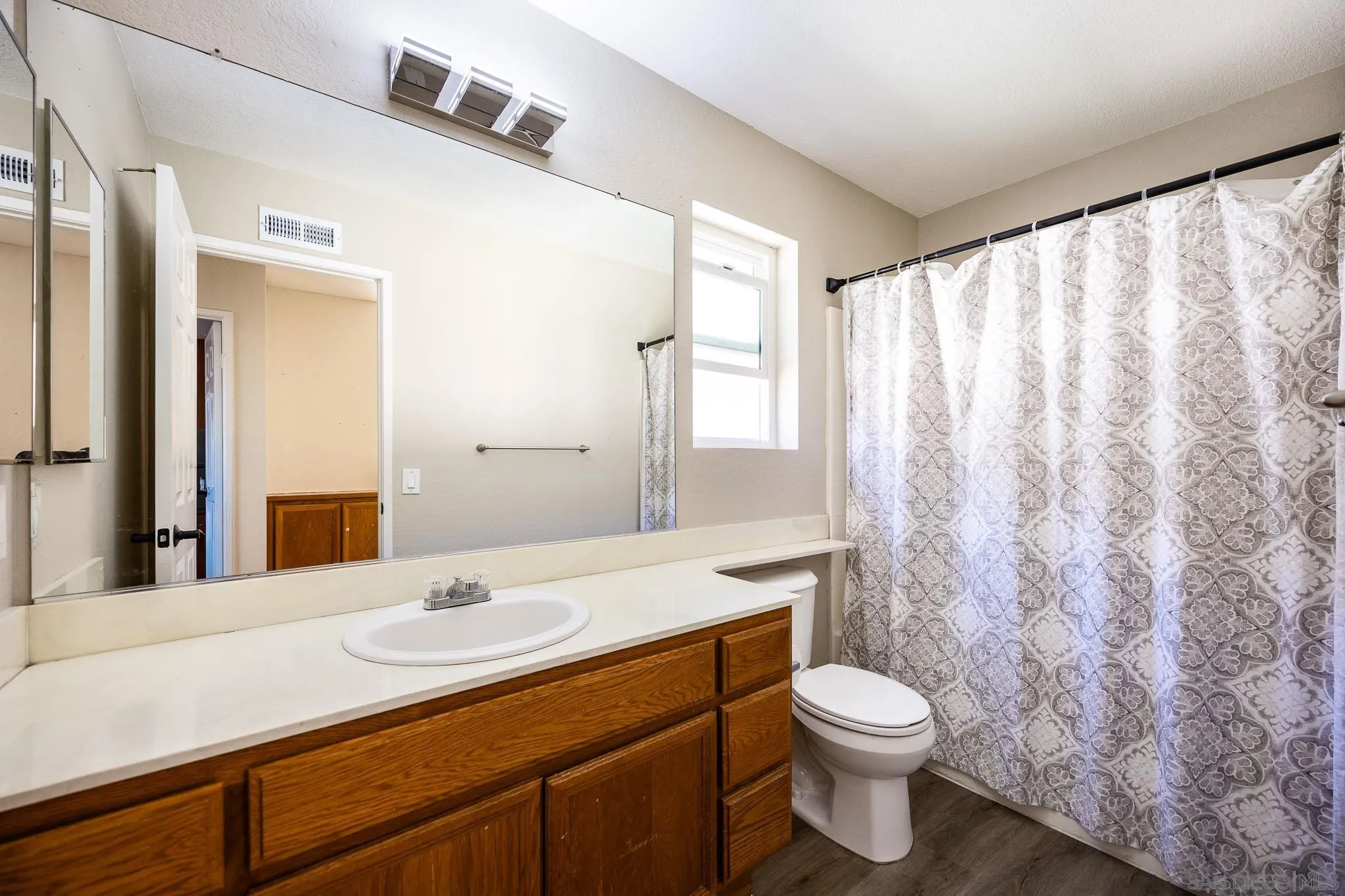 https://cdn.realtyfeed.com/cdn/127/260012928/d29fab9d02bb62c71e3aac8665e4e08b.webp