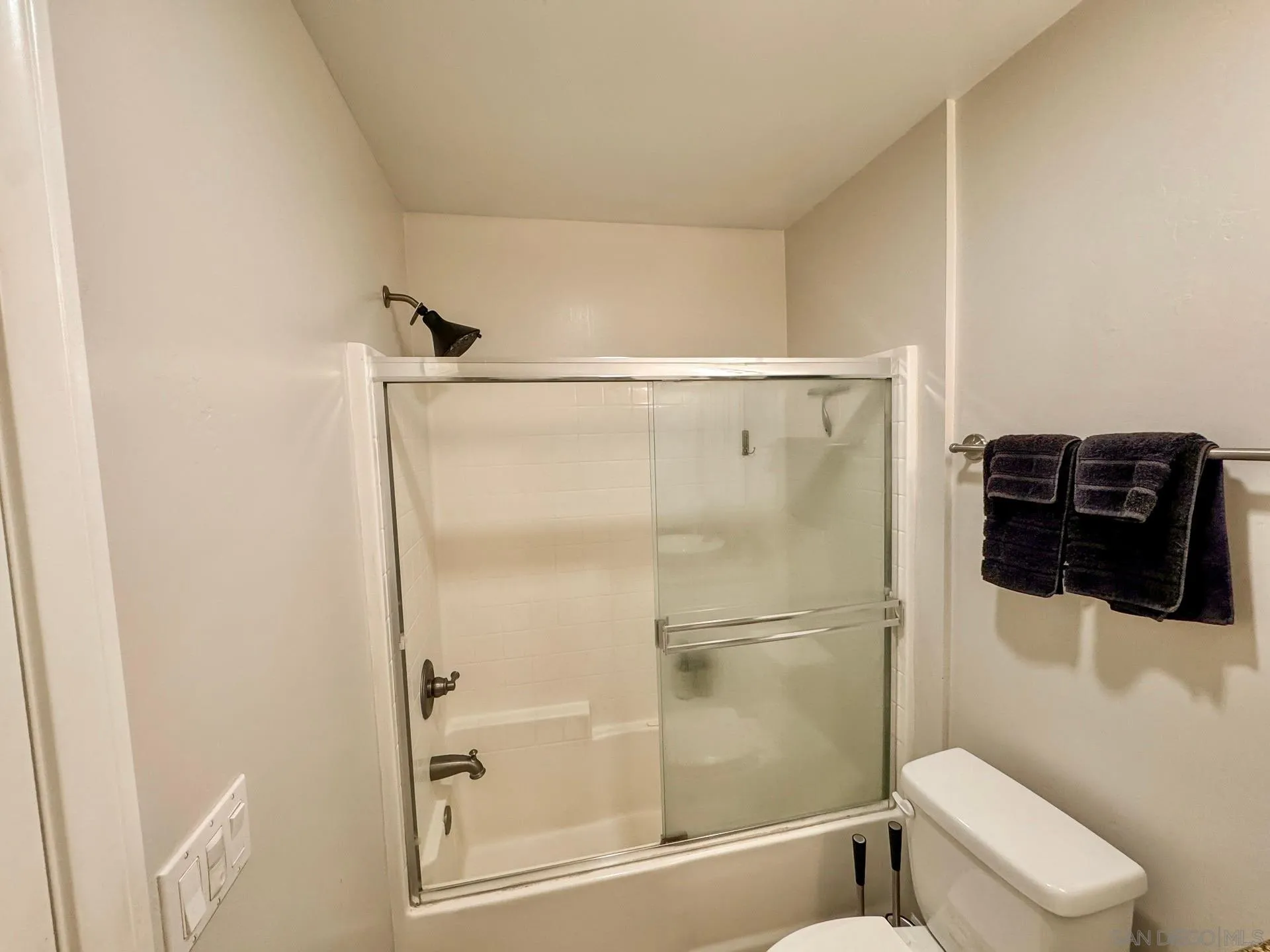 Photo #10: 260012930 Listing: Photo #10