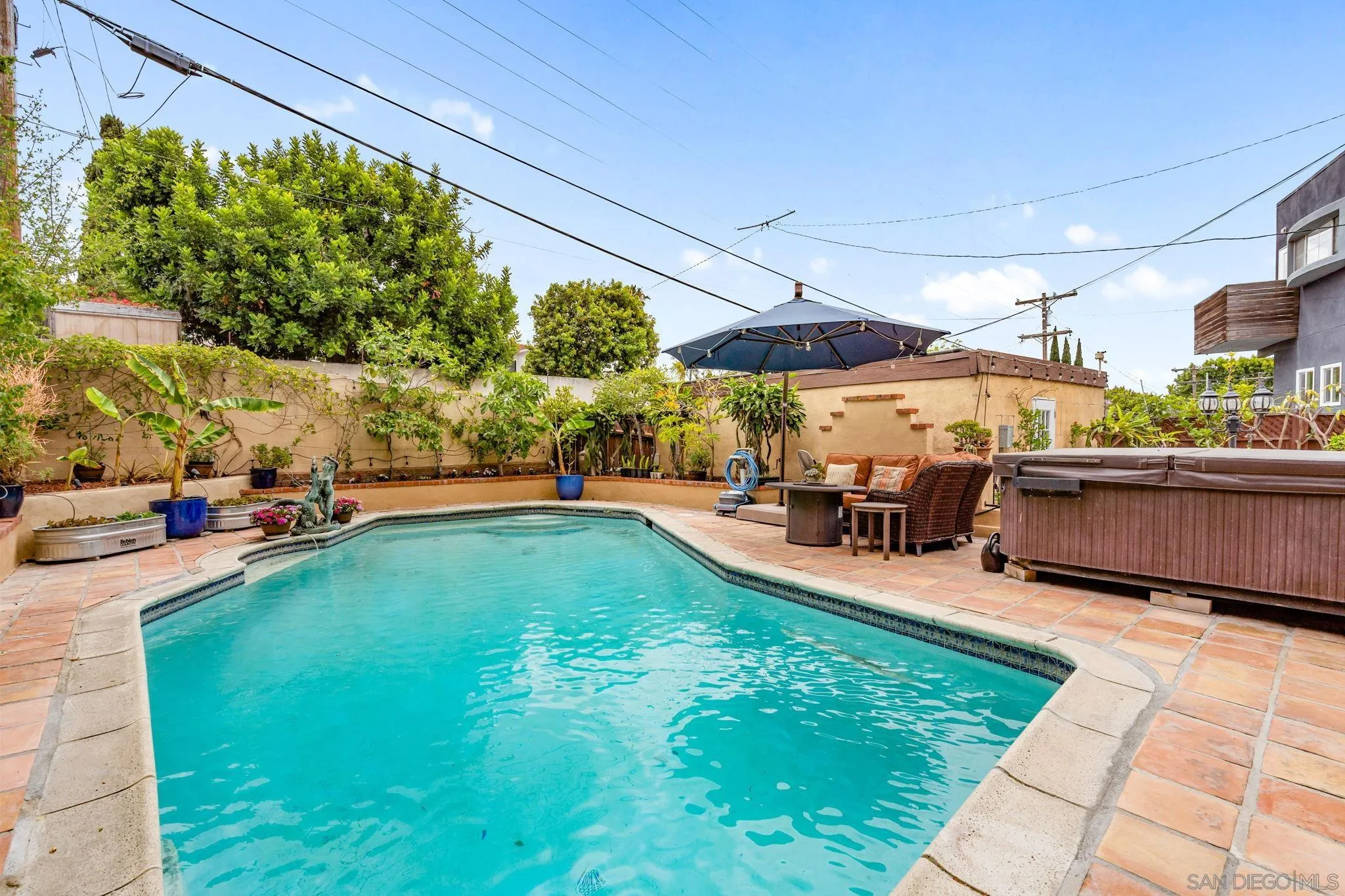 https://cdn.realtyfeed.com/cdn/127/260012931/21dfd5a0e7cc384c51c11e38fd6ce9f5.webp
