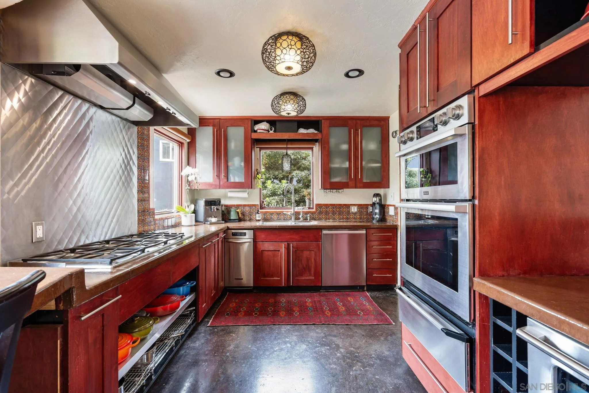 https://cdn.realtyfeed.com/cdn/127/260012931/357b01831c2ca8ce3ed558c840bb57d8.webp