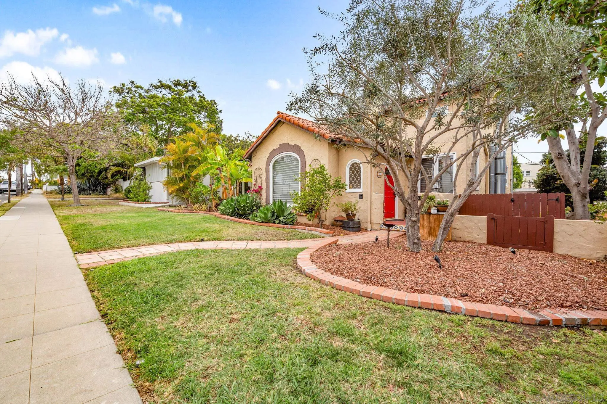 https://cdn.realtyfeed.com/cdn/127/260012931/86e42778a80d7f4c84e1ea5016d32b5a.webp
