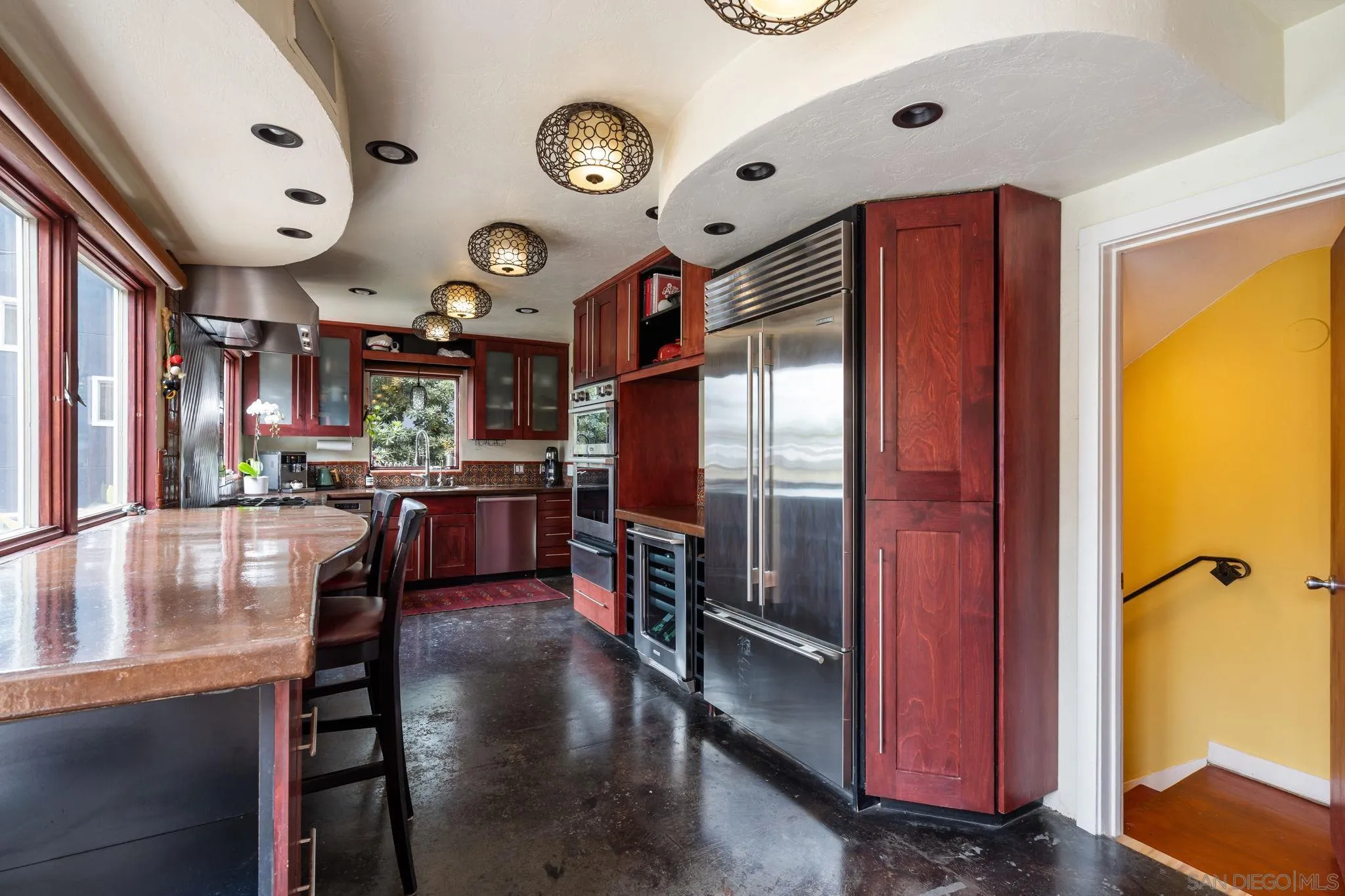 https://cdn.realtyfeed.com/cdn/127/260012931/c19b3ecdde41a8be0f5931d22037d6f3.webp