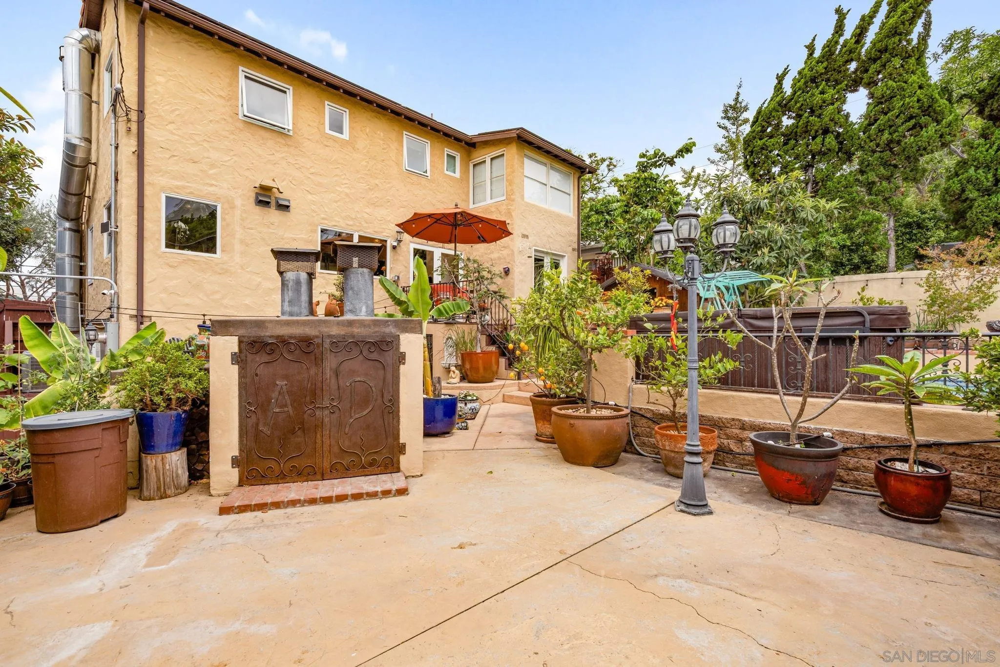 https://cdn.realtyfeed.com/cdn/127/260012931/f6dda1607f60deb0019ef92f3206506f.webp
