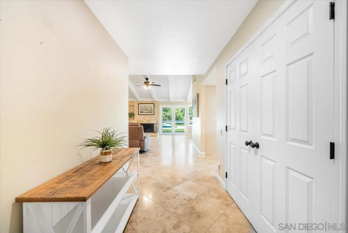 https://cdn.realtyfeed.com/cdn/127/260012932/1cd9f90b1702db8fdb0ec6bbc5b692bc.webp