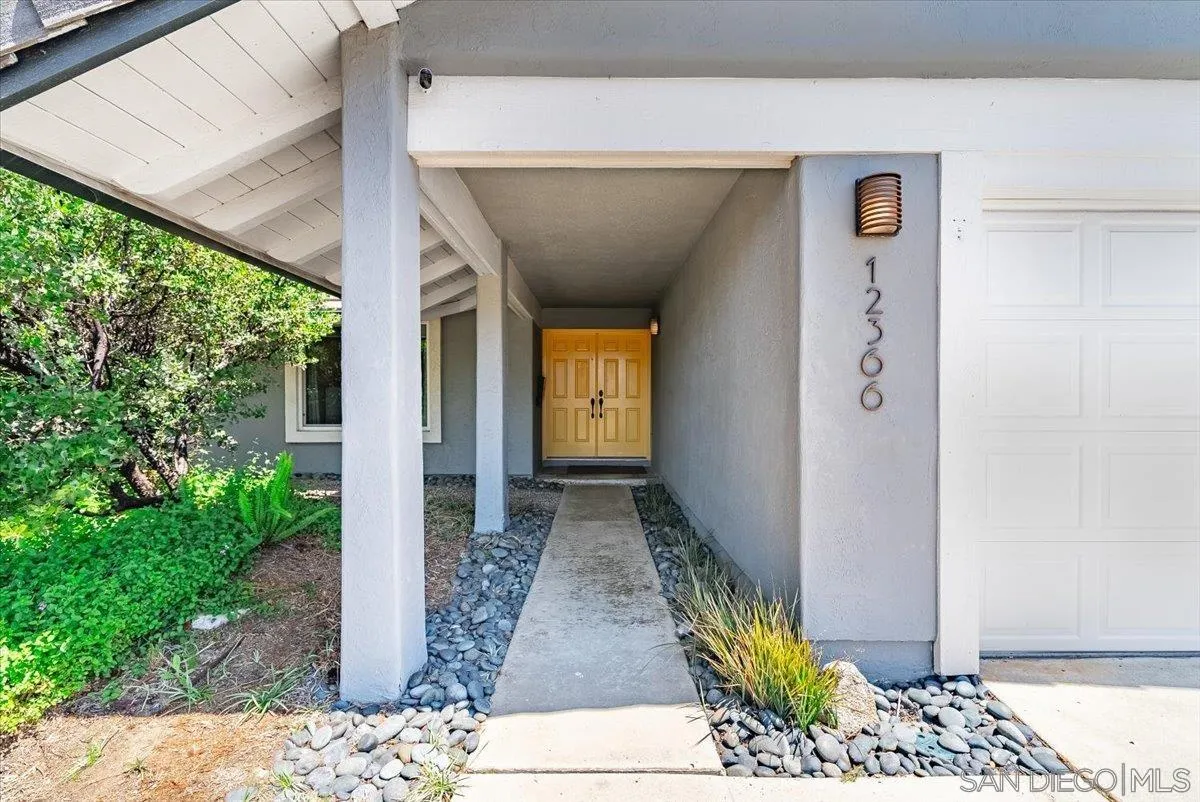 https://cdn.realtyfeed.com/cdn/127/260012932/586dbad313d50f3548d4f6260c0277e0.webp