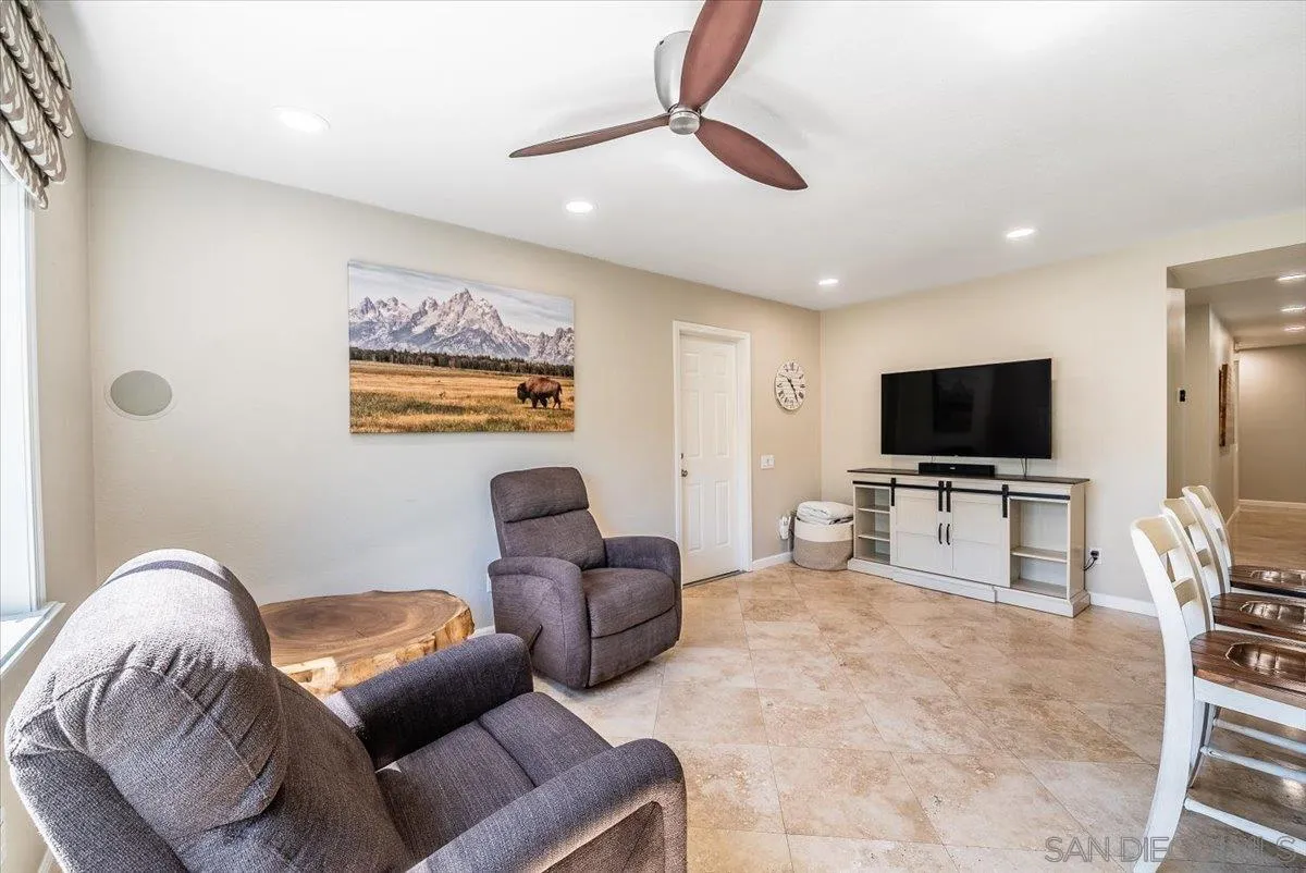 https://cdn.realtyfeed.com/cdn/127/260012932/9ff99dd2ea584538359bf3699235a7da.webp