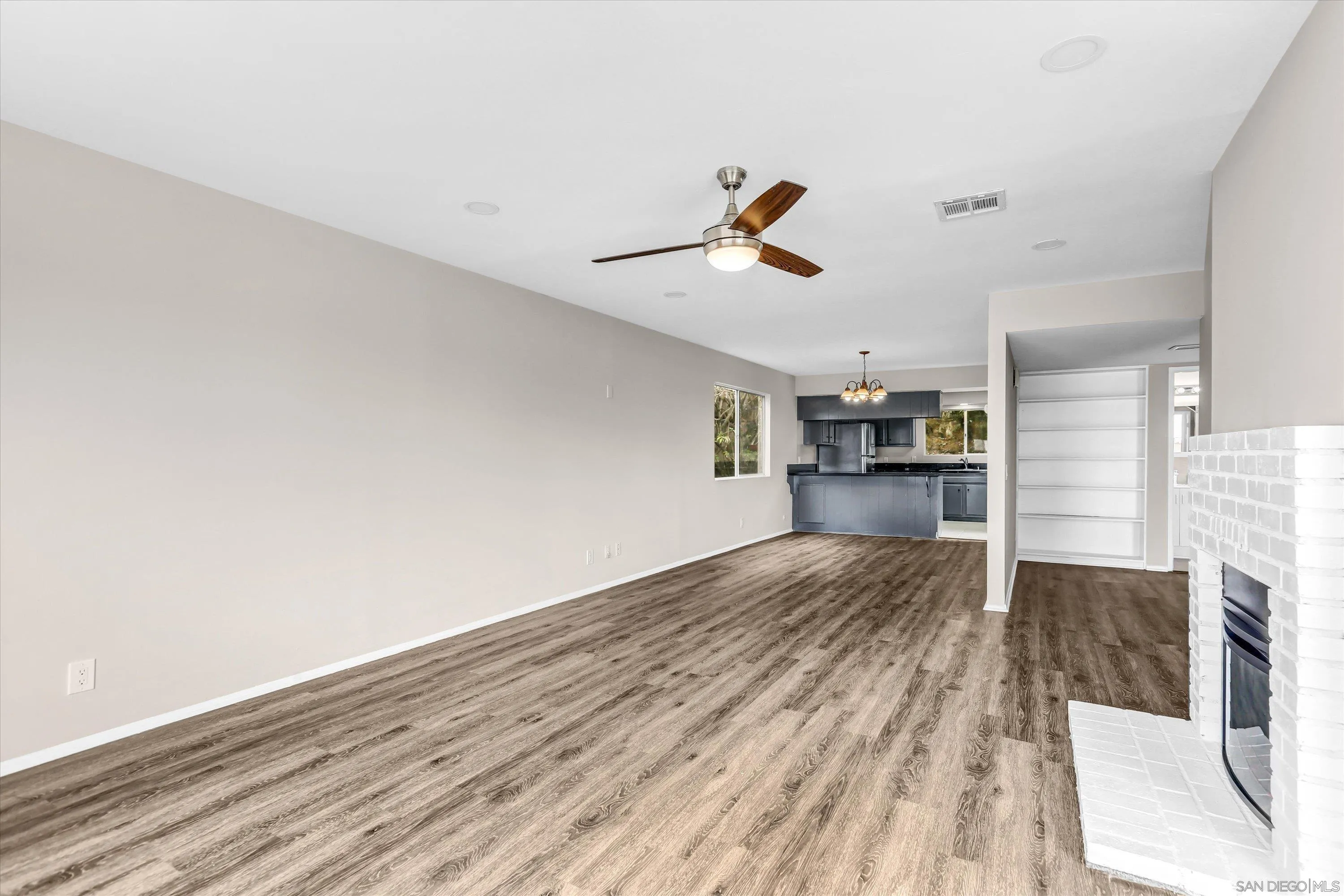 https://cdn.realtyfeed.com/cdn/127/260012933/07fe9abe8adbe0af98a3b113317429e5.webp