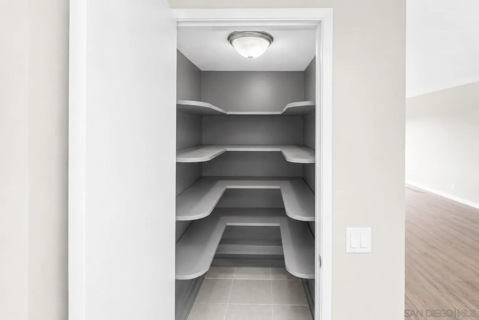 https://cdn.realtyfeed.com/cdn/127/260012933/177cf90d36807446950b39549e5819bf.webp