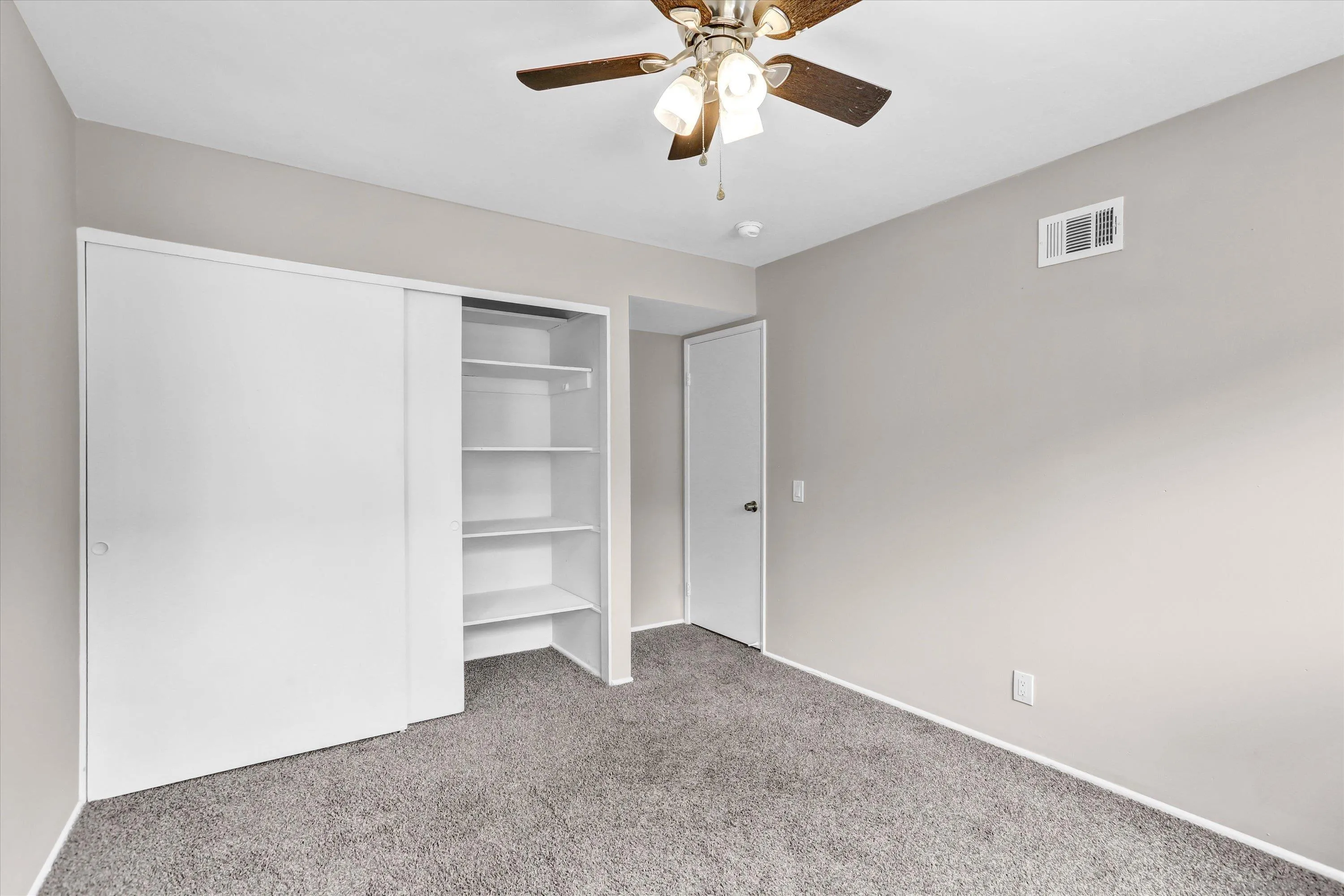 https://cdn.realtyfeed.com/cdn/127/260012933/1c0cea585e72ad4a223f7927d172a75d.webp