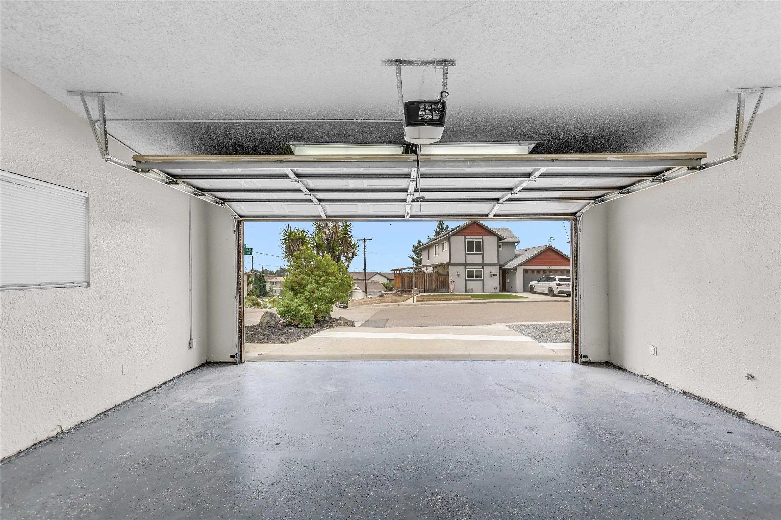 https://cdn.realtyfeed.com/cdn/127/260012933/2702a382a336a706bb310dc2b00f5ce5.webp