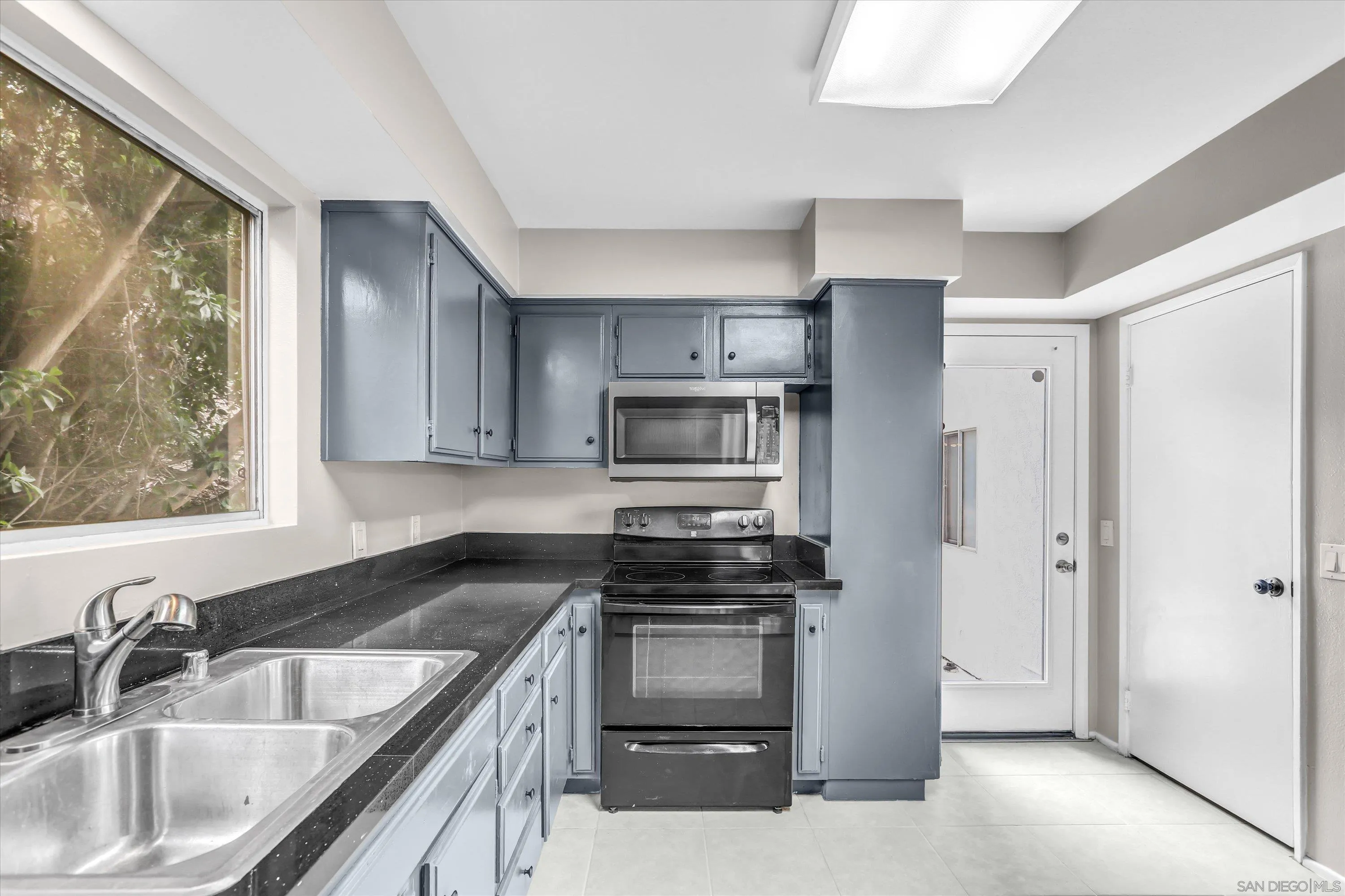https://cdn.realtyfeed.com/cdn/127/260012933/8e2f5123d40be6dd4fea1d0df2f4b9f3.webp