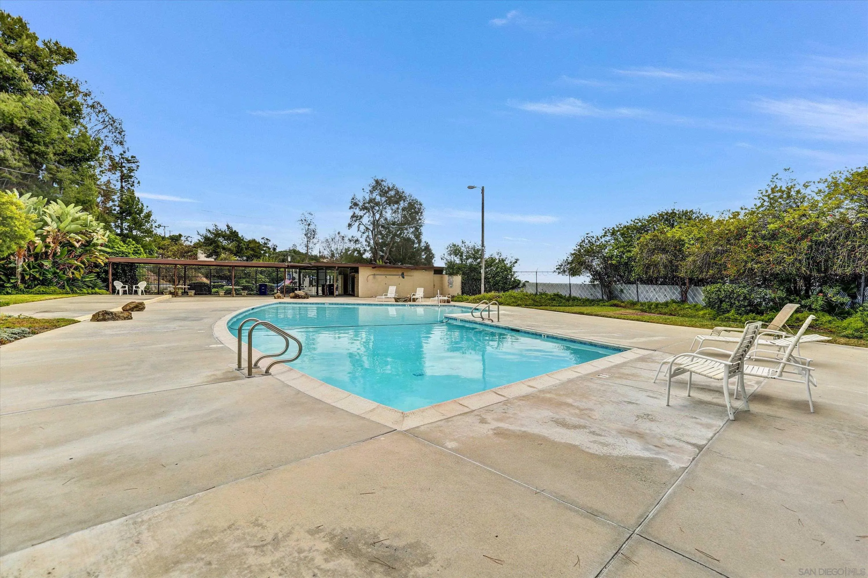 https://cdn.realtyfeed.com/cdn/127/260012933/92420408319860aa39d0874204d48f3d.webp