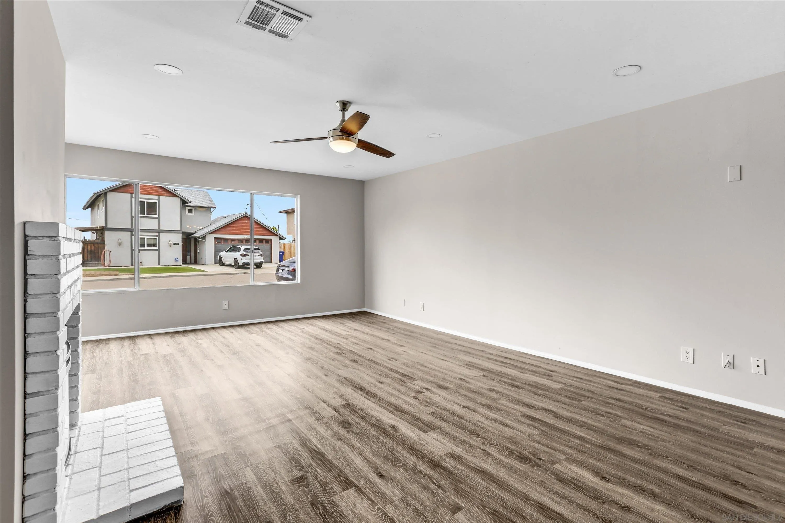 https://cdn.realtyfeed.com/cdn/127/260012933/a1577a15eb274bc93f7c36fac5fe08df.webp
