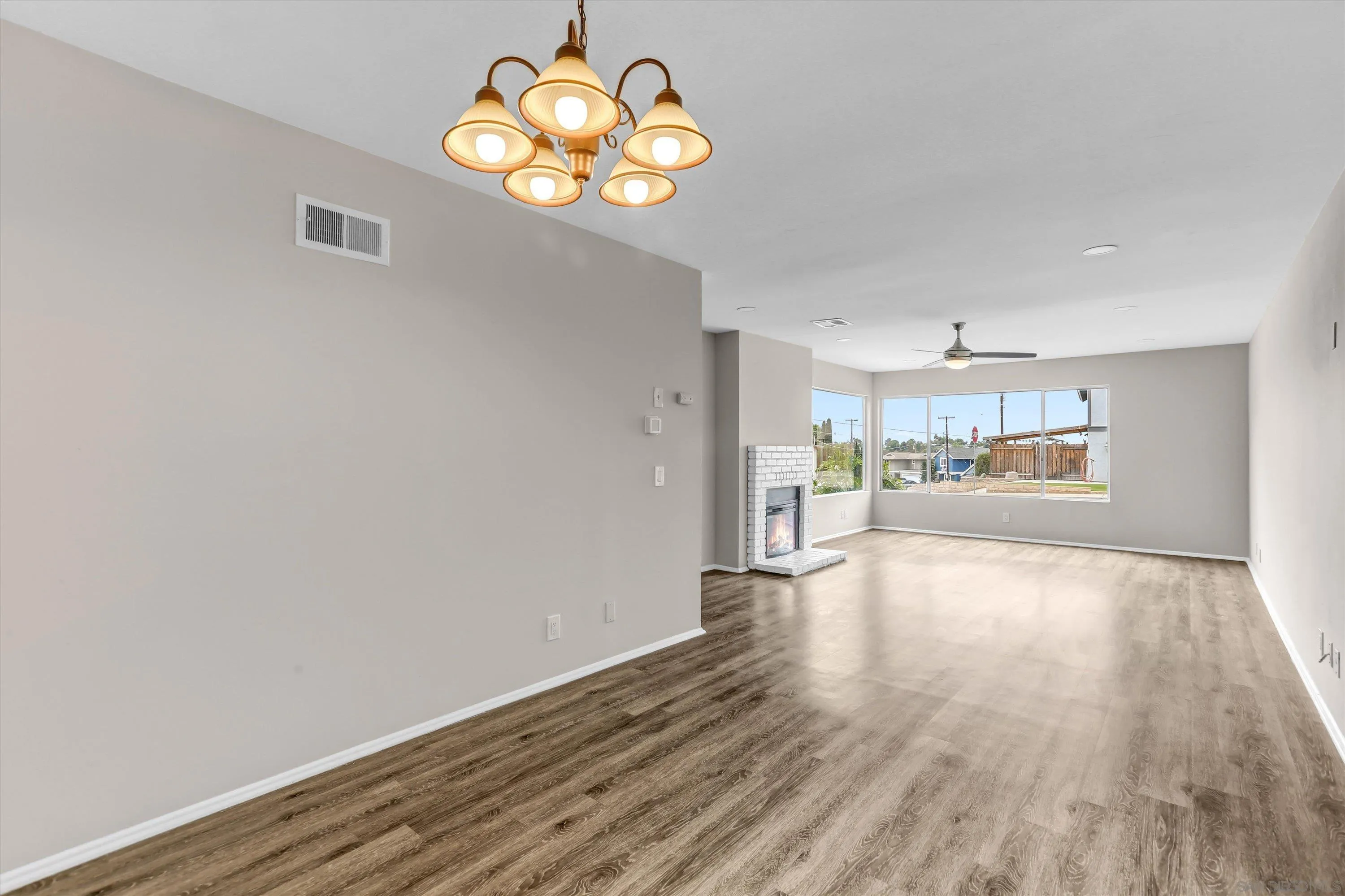 https://cdn.realtyfeed.com/cdn/127/260012933/c7022909a7293f6a6219ddca1b534a08.webp