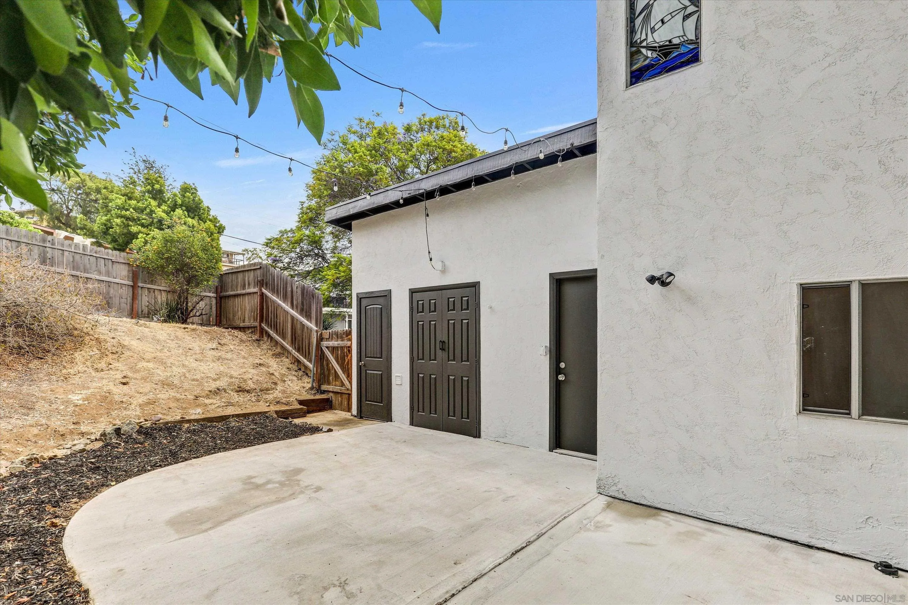 https://cdn.realtyfeed.com/cdn/127/260012933/f77445e54400f14ba4ca7f489b575f67.webp
