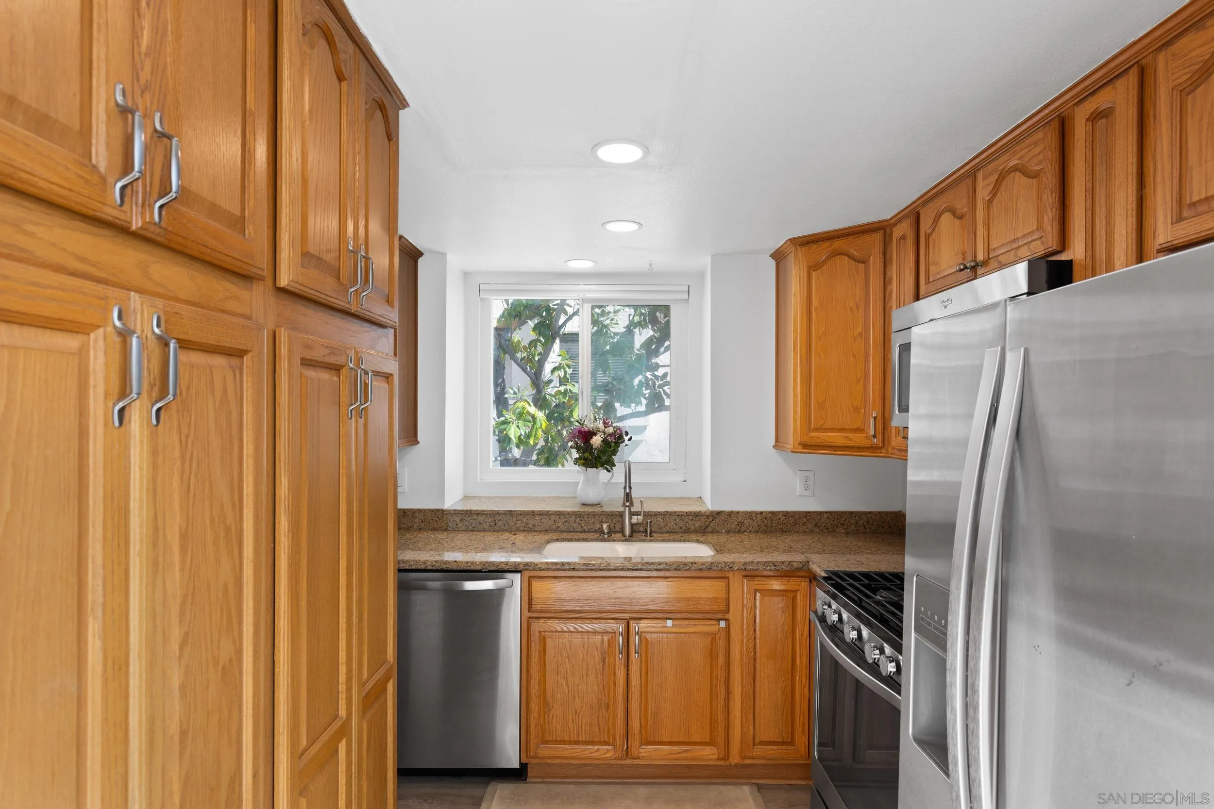 https://cdn.realtyfeed.com/cdn/127/260012934/07edef6d9a6699833f76fea321c5cd57.webp