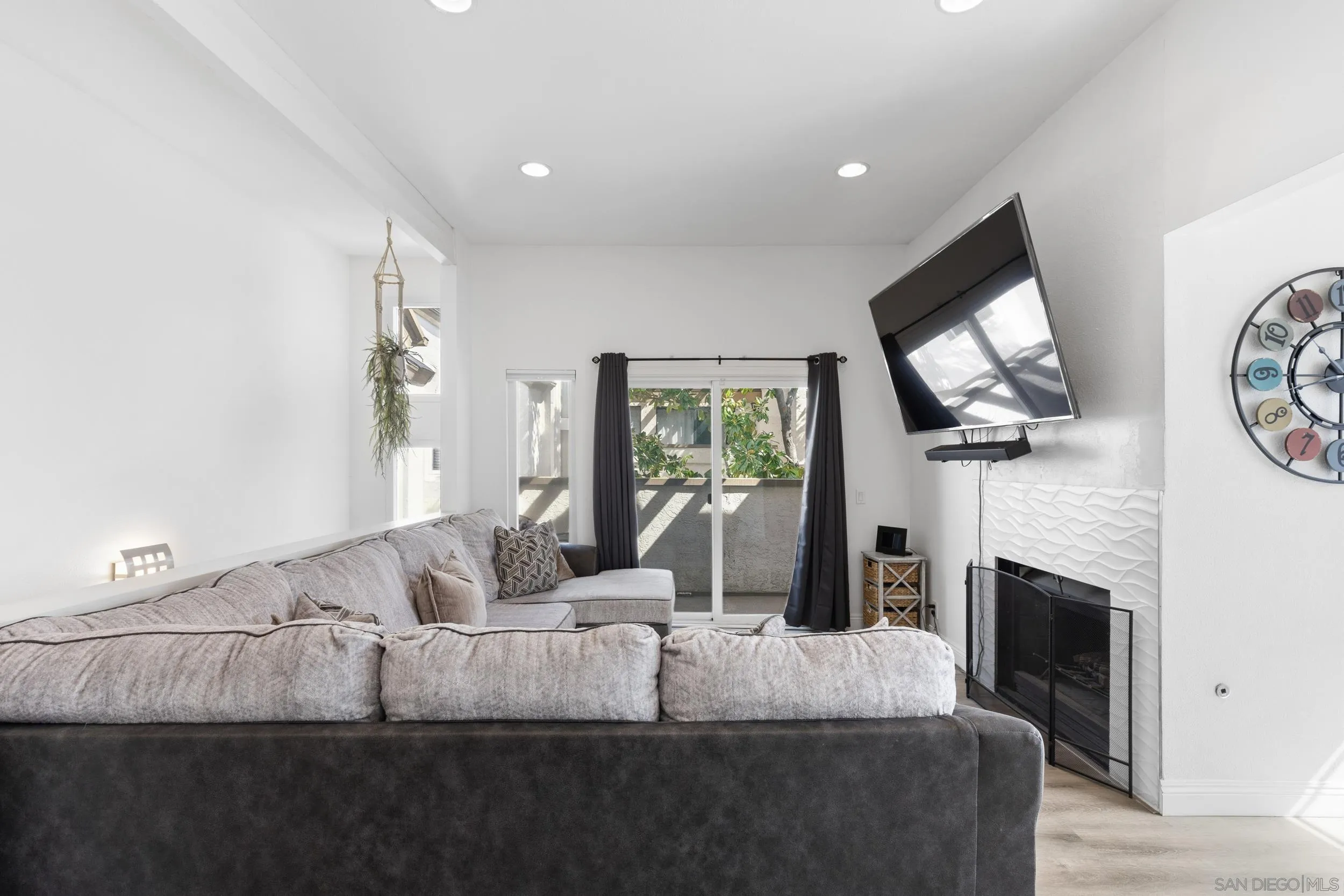 https://cdn.realtyfeed.com/cdn/127/260012934/90c80c991f8f8b3bcbae6e198e4877f7.webp