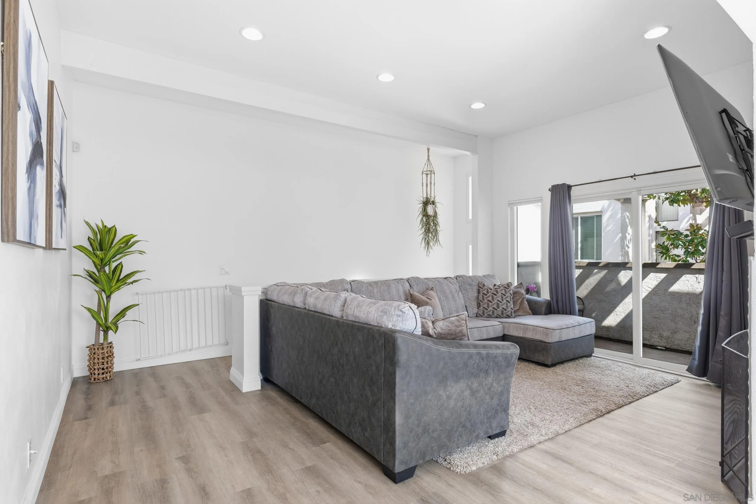 https://cdn.realtyfeed.com/cdn/127/260012934/b89b17892a837070939372ddd60e3f45.webp