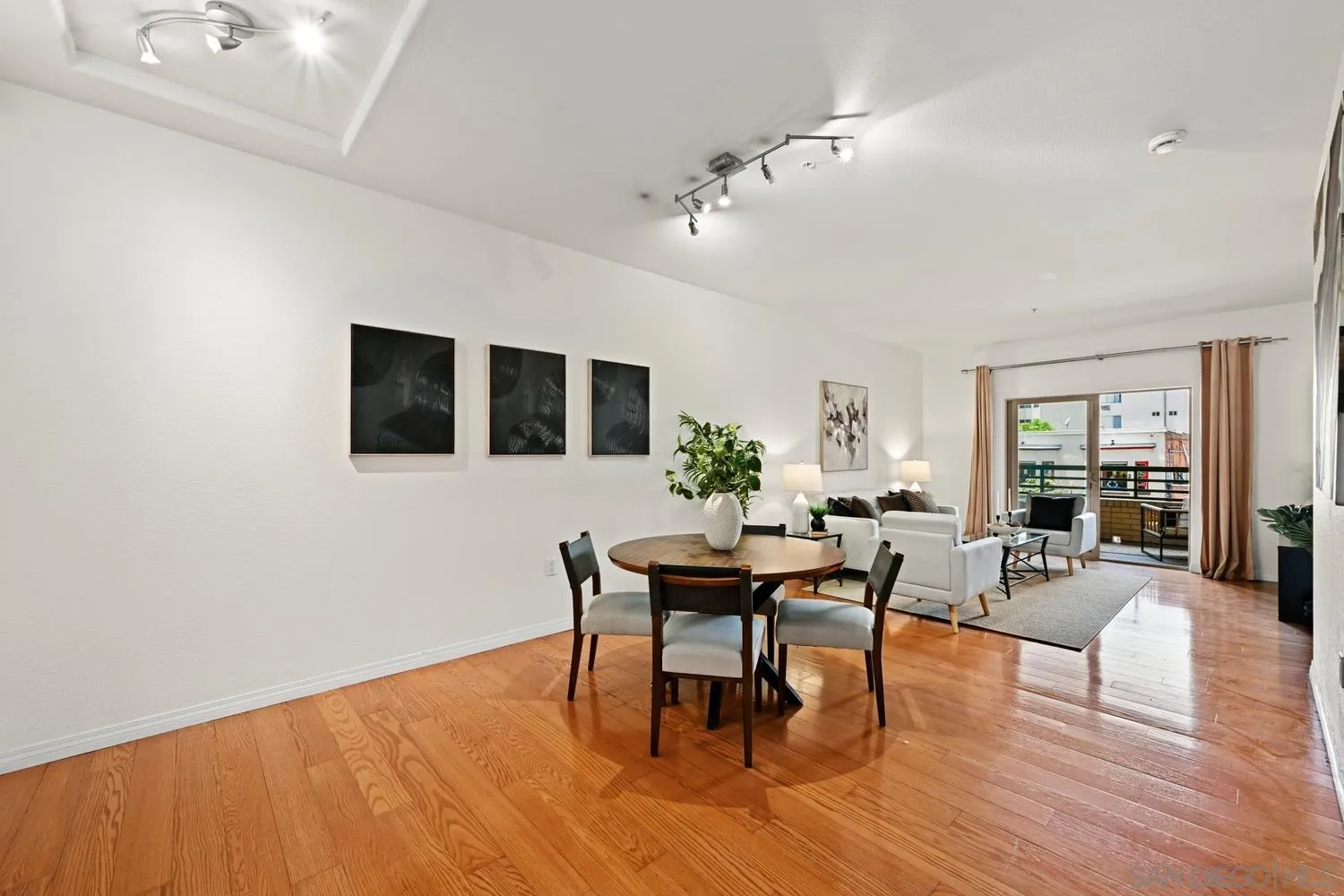 Photo #11: 260012937 Listing: Photo #11