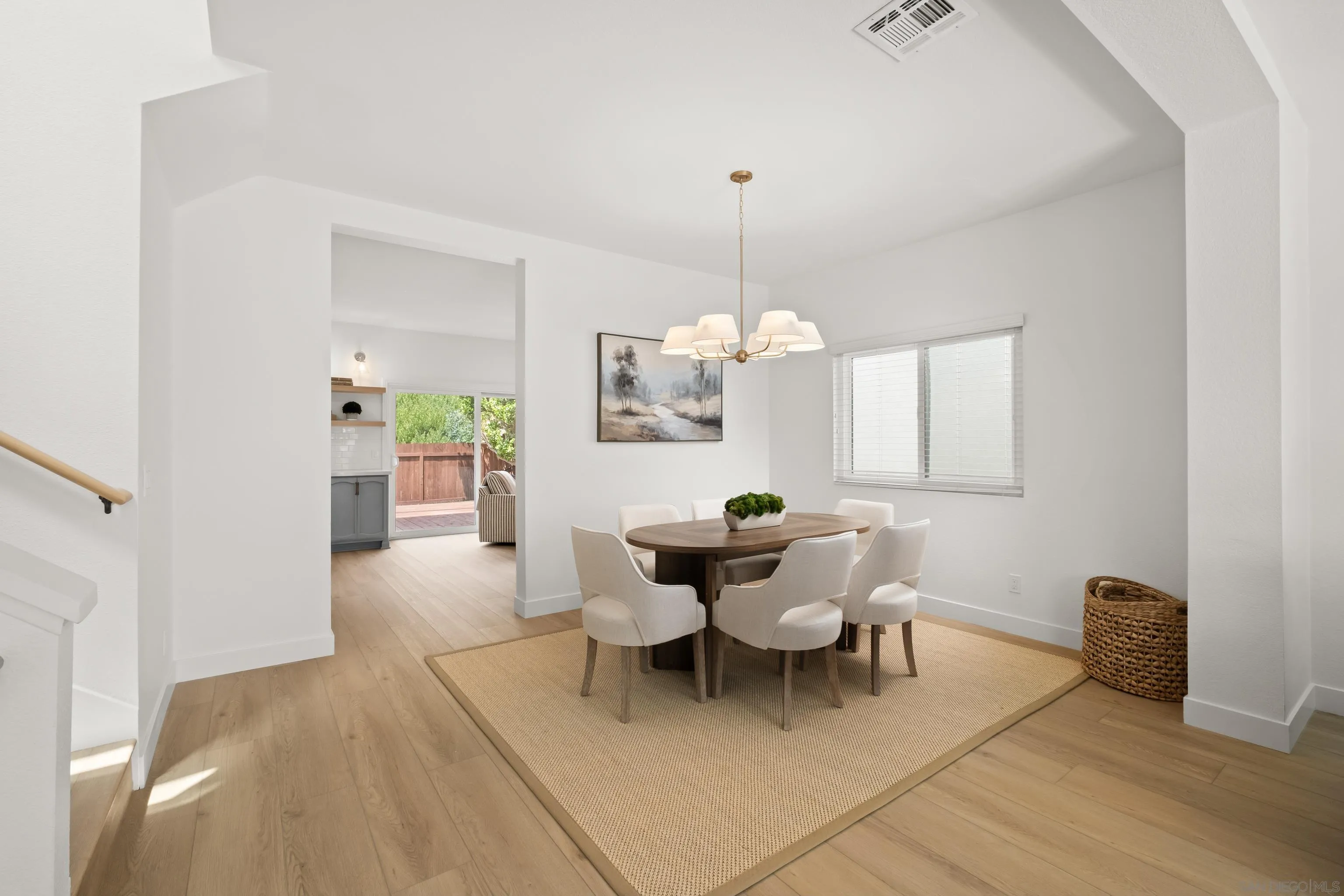 https://cdn.realtyfeed.com/cdn/127/260012940/02f0bc777890cbea28bb490f2ba20cfe.webp