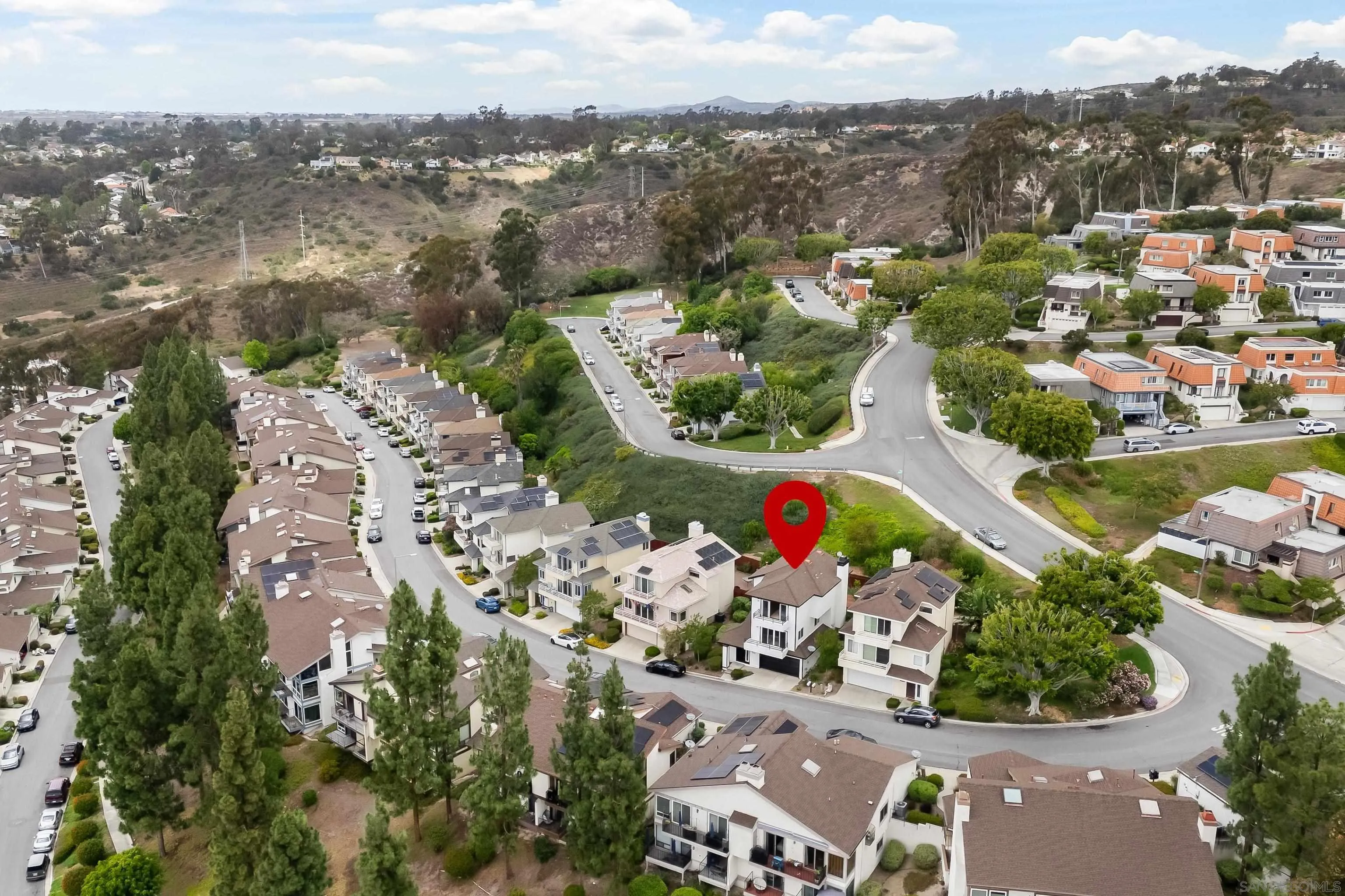 https://cdn.realtyfeed.com/cdn/127/260012940/82eec26fad832435950d3df2e00721f2.webp