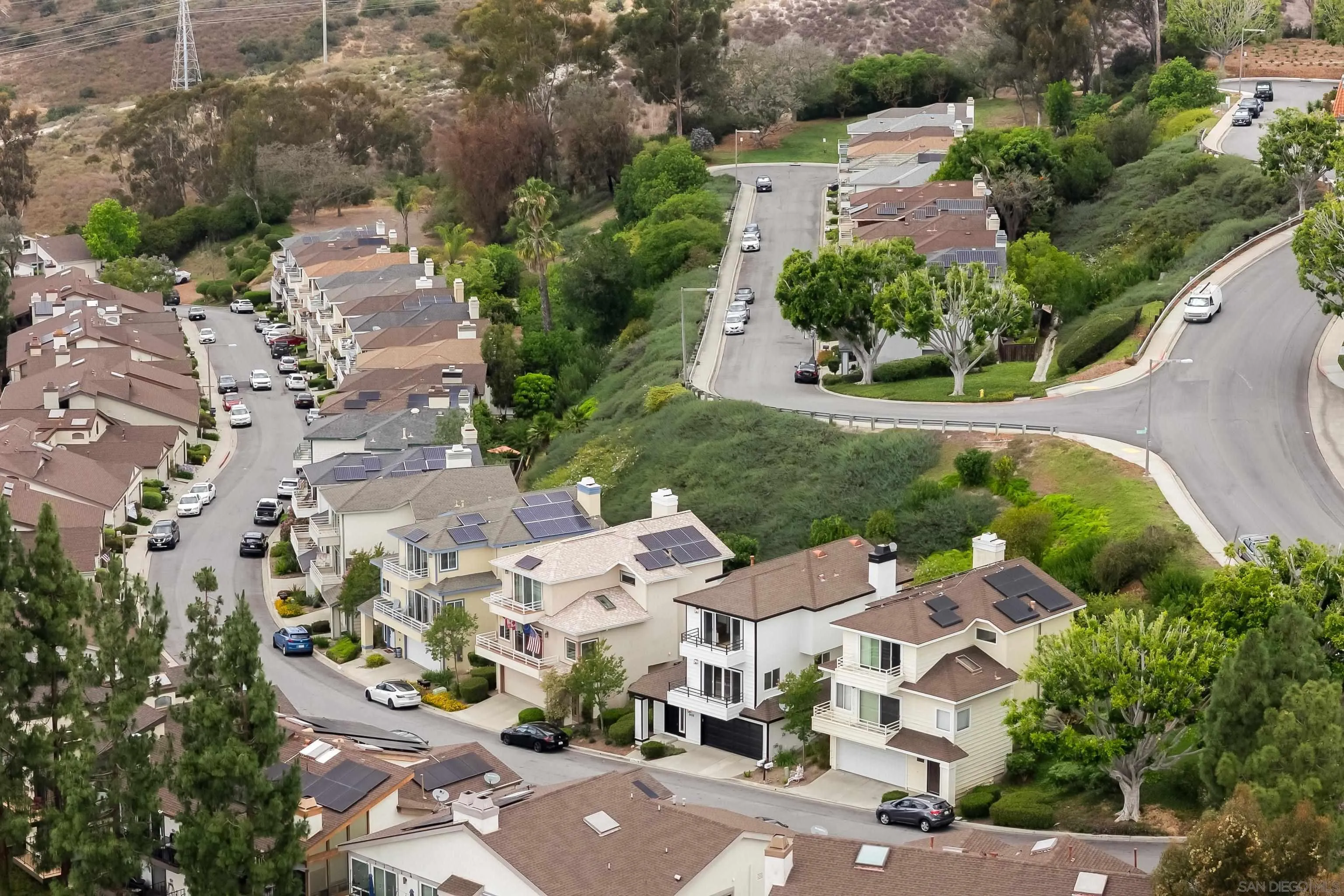 https://cdn.realtyfeed.com/cdn/127/260012940/bb82b1b632ea994c239f26bde5306f9f.webp