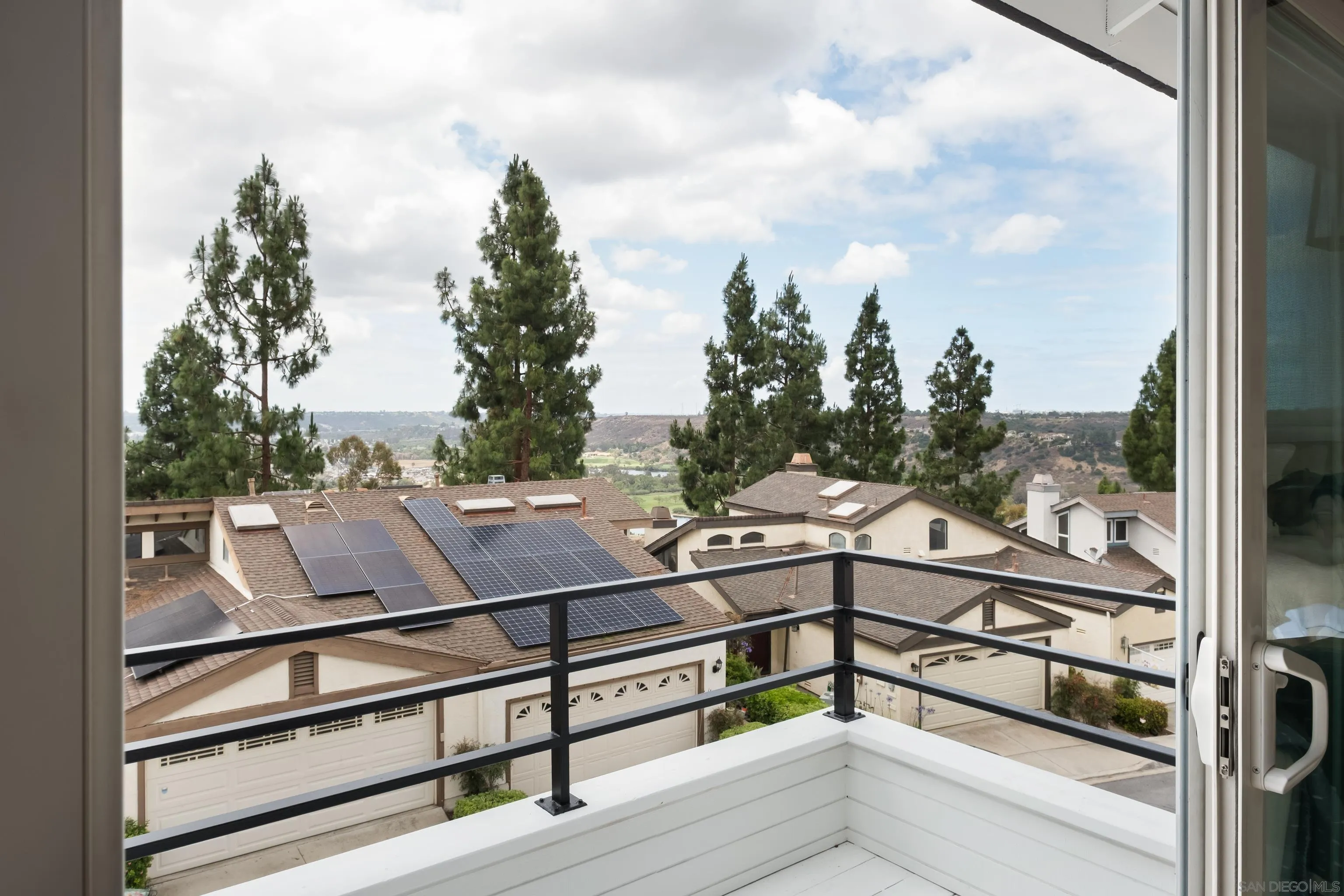 https://cdn.realtyfeed.com/cdn/127/260012940/ddf077939f32e4e709606bcd00f051d7.webp