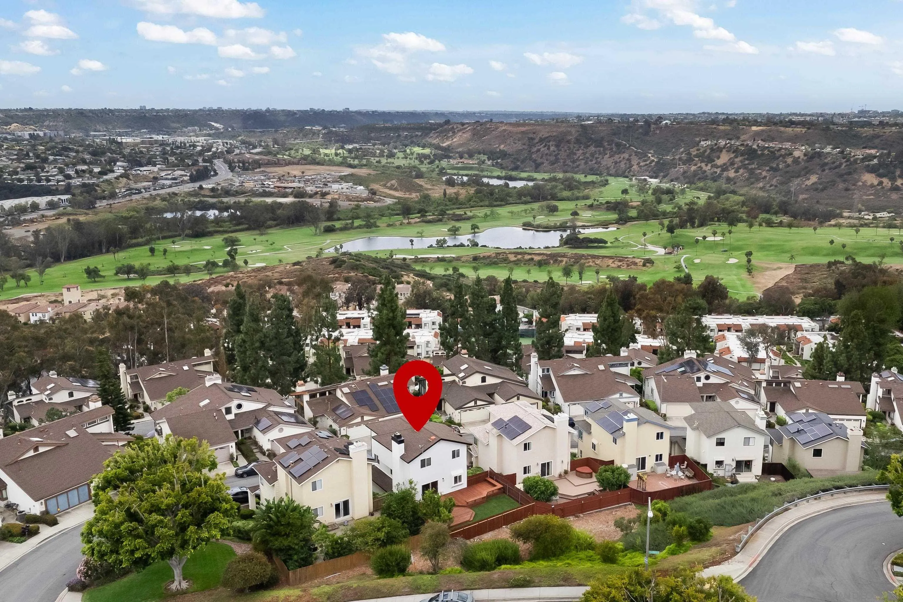https://cdn.realtyfeed.com/cdn/127/260012940/de9a44529a594d246ab78392992ba934.webp