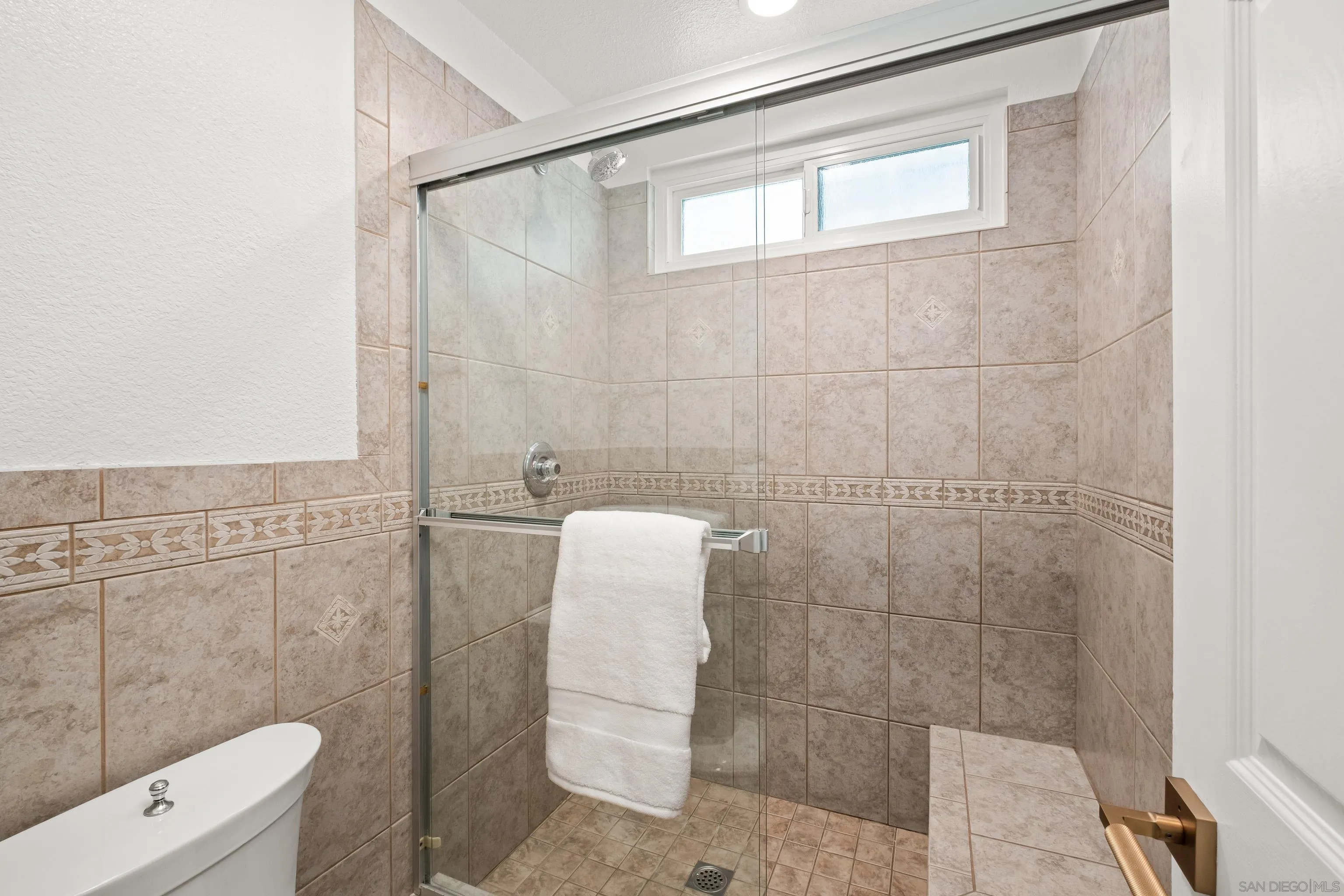 https://cdn.realtyfeed.com/cdn/127/260012940/f0f25e951603b3f8a5bfc6d74a396c56.webp