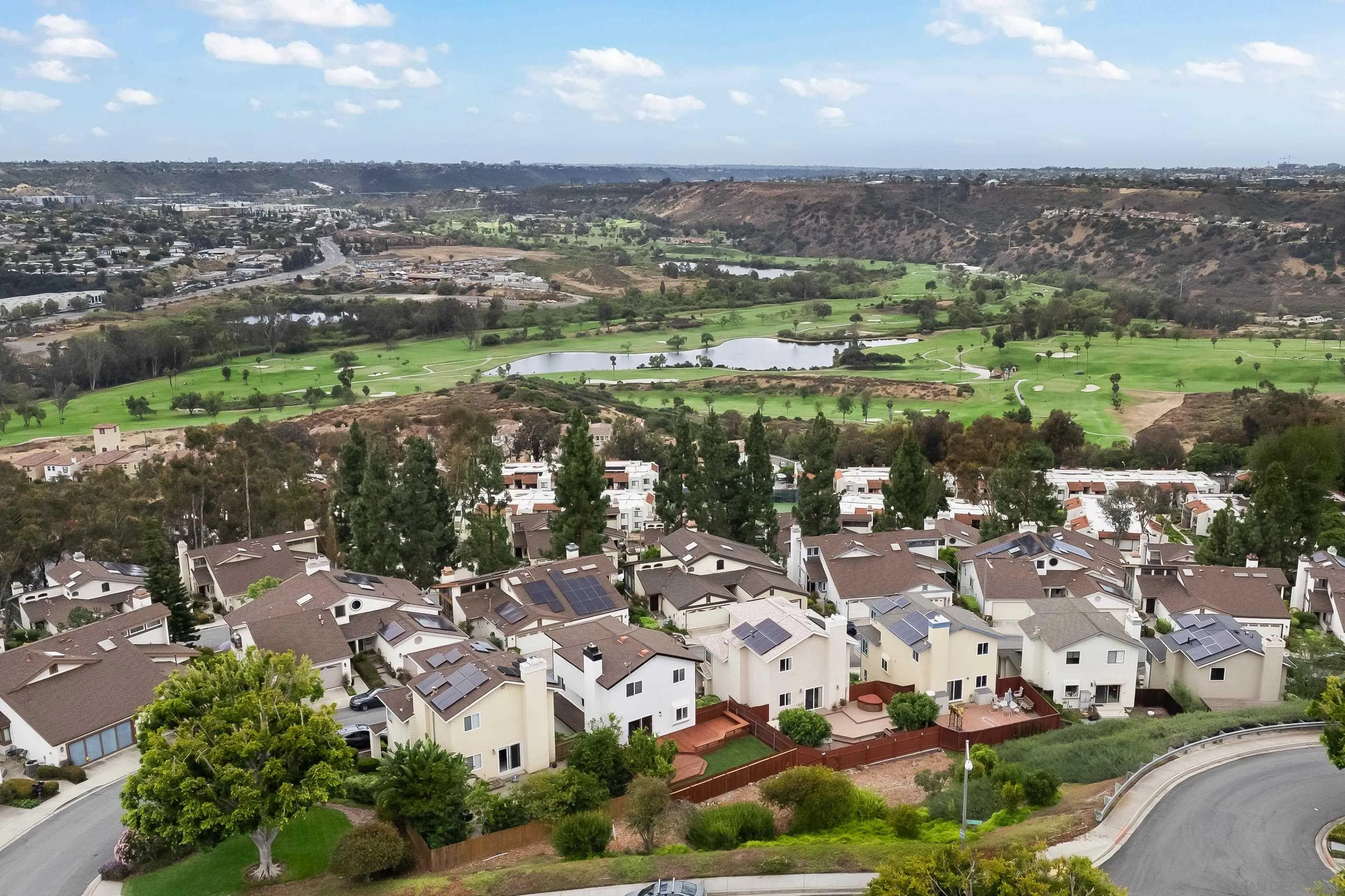 https://cdn.realtyfeed.com/cdn/127/260012940/f1328582609b806bc0bdc8d89f666db8.webp