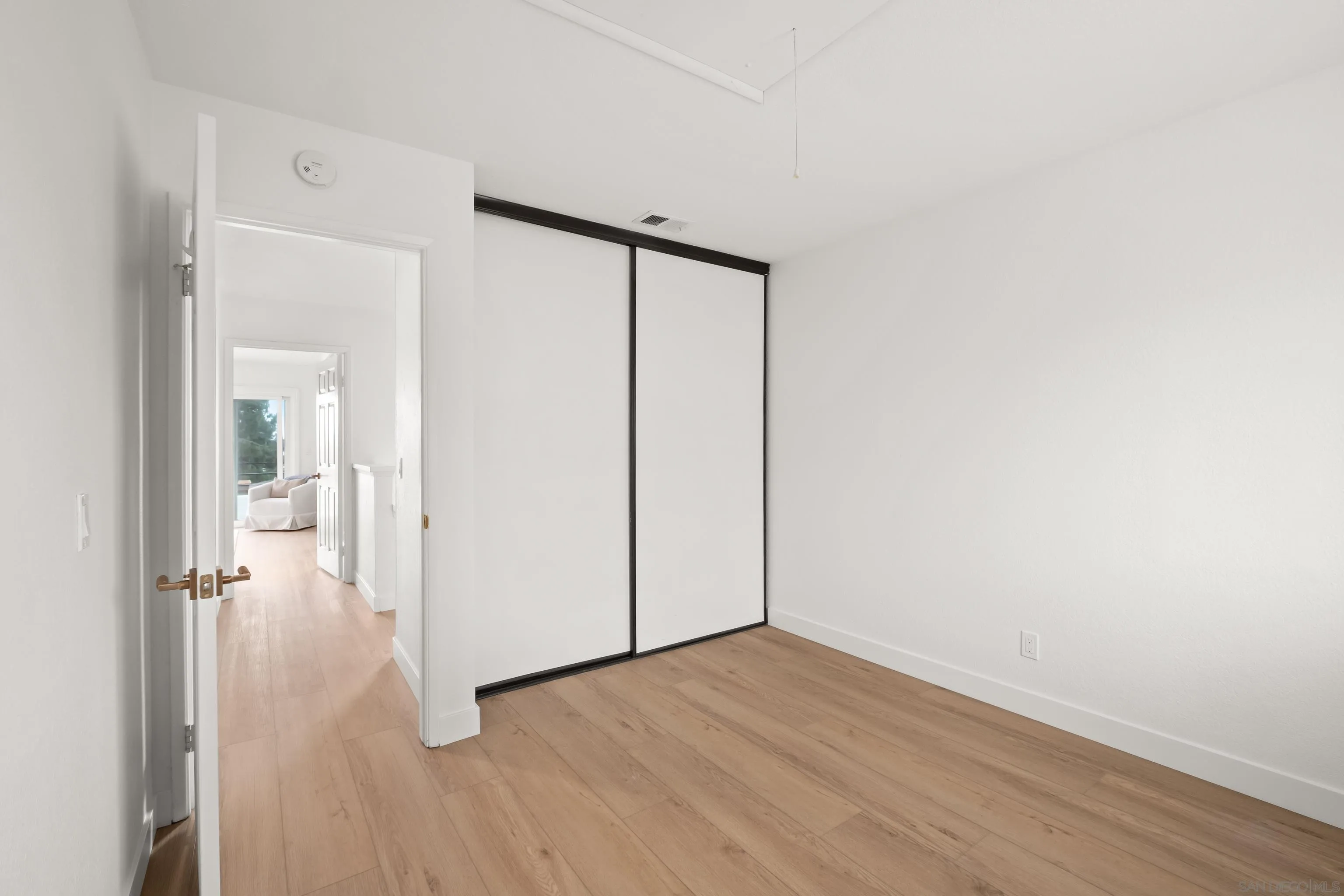 https://cdn.realtyfeed.com/cdn/127/260012940/f3e9e83b1fcc66abf5912e44850ee563.webp