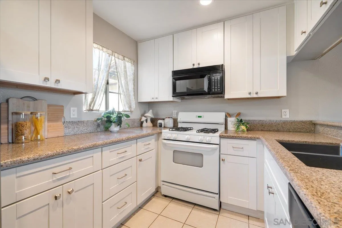 Photo #11: 260012944 Listing: Photo #11