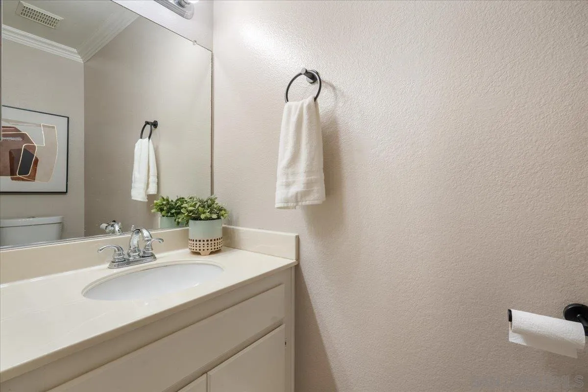 Photo #13: 260012944 Listing: Photo #13