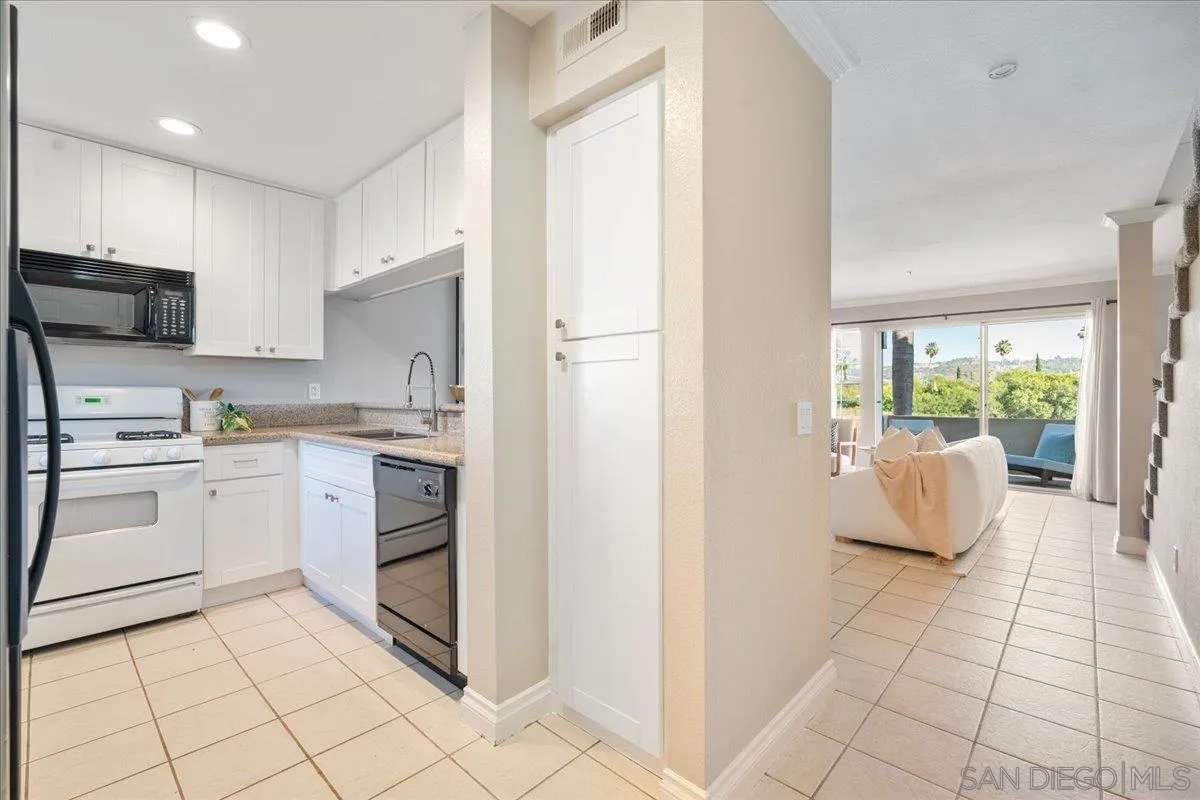 Photo #8: 260012944 Listing: Photo #8