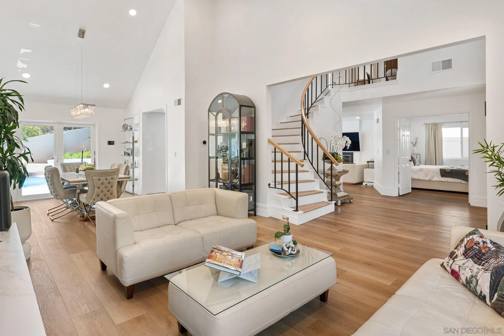 https://cdn.realtyfeed.com/cdn/127/260012948/197cff2d44195173fa3e1e4cf386d5e5.webp