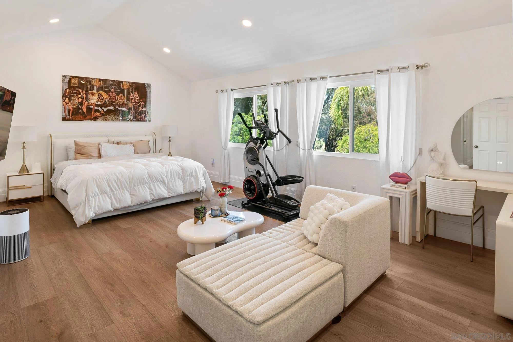 https://cdn.realtyfeed.com/cdn/127/260012948/3a6efdf5fb56d8a70efec456c4603c18.webp