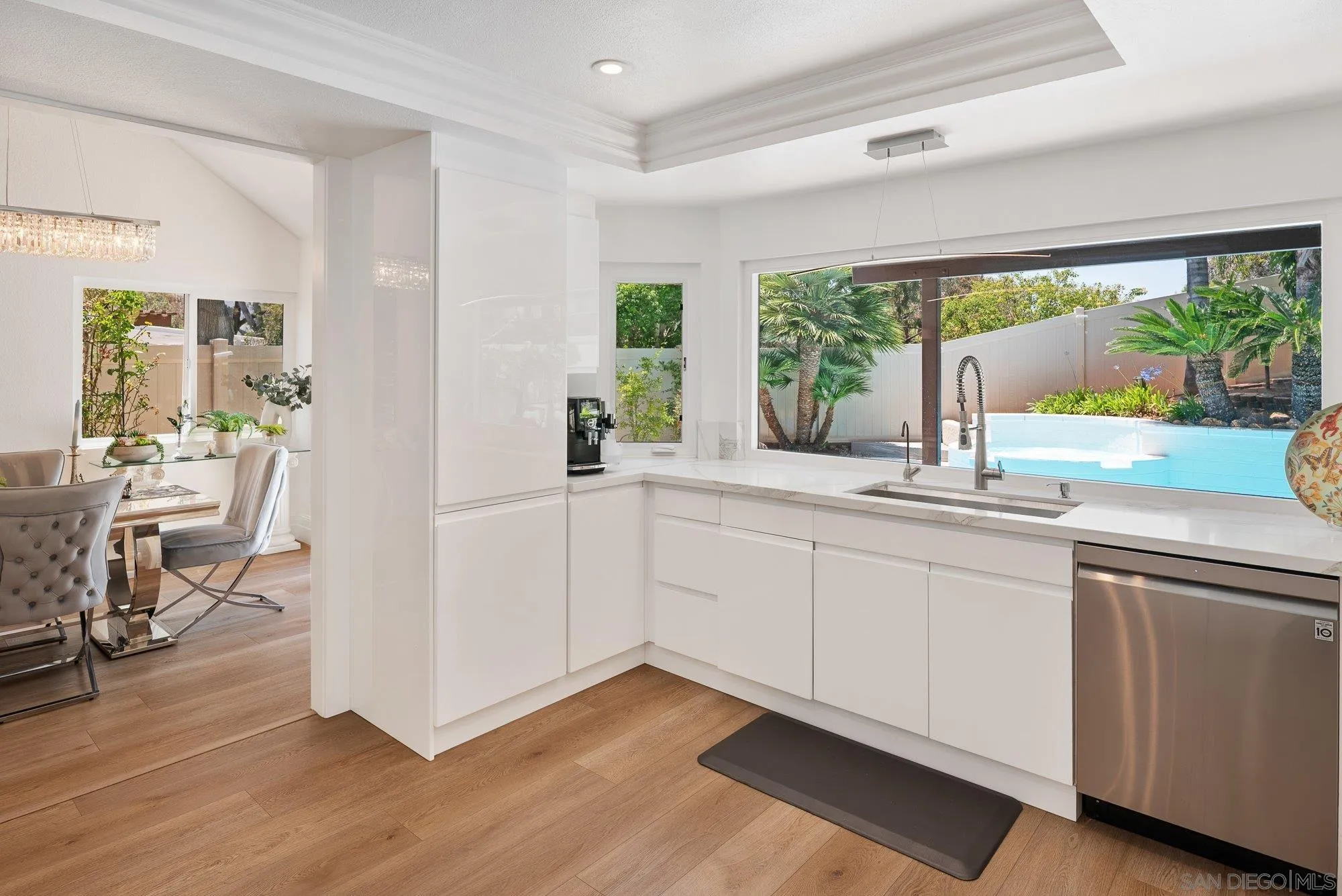 https://cdn.realtyfeed.com/cdn/127/260012948/432803aa5b1035706dc6d6e5043c1d16.webp