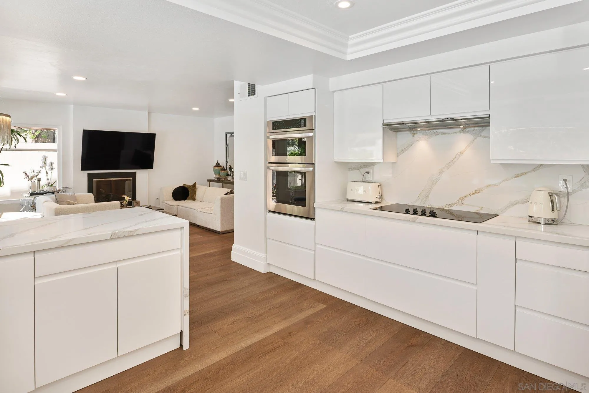 https://cdn.realtyfeed.com/cdn/127/260012948/9a61a1ad590373c504e59764f84d1f98.webp