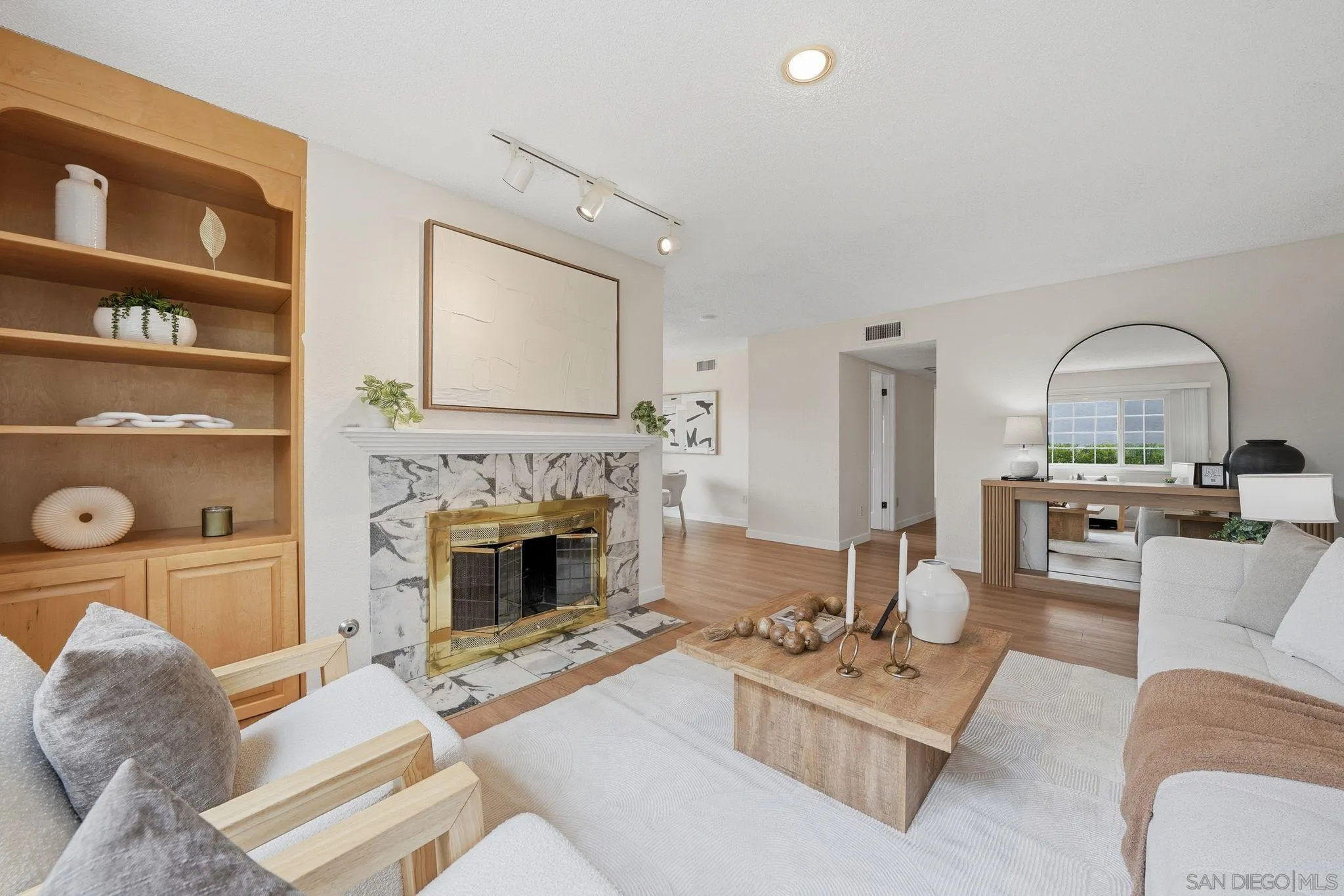 https://cdn.realtyfeed.com/cdn/127/260012949/38154cb49325f4bc700897e4d4fdc094.webp