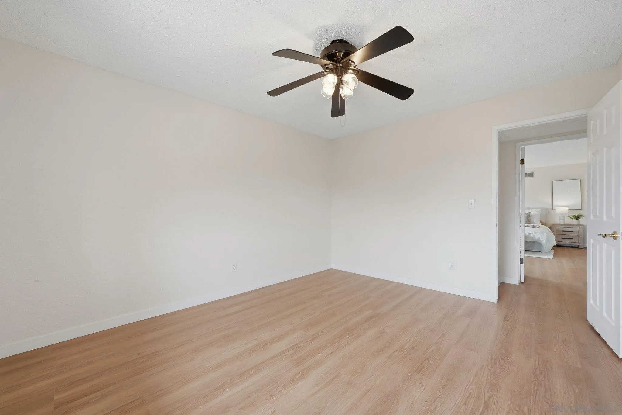 https://cdn.realtyfeed.com/cdn/127/260012949/85f79b76be9b441b2d9a028b6f54e801.webp