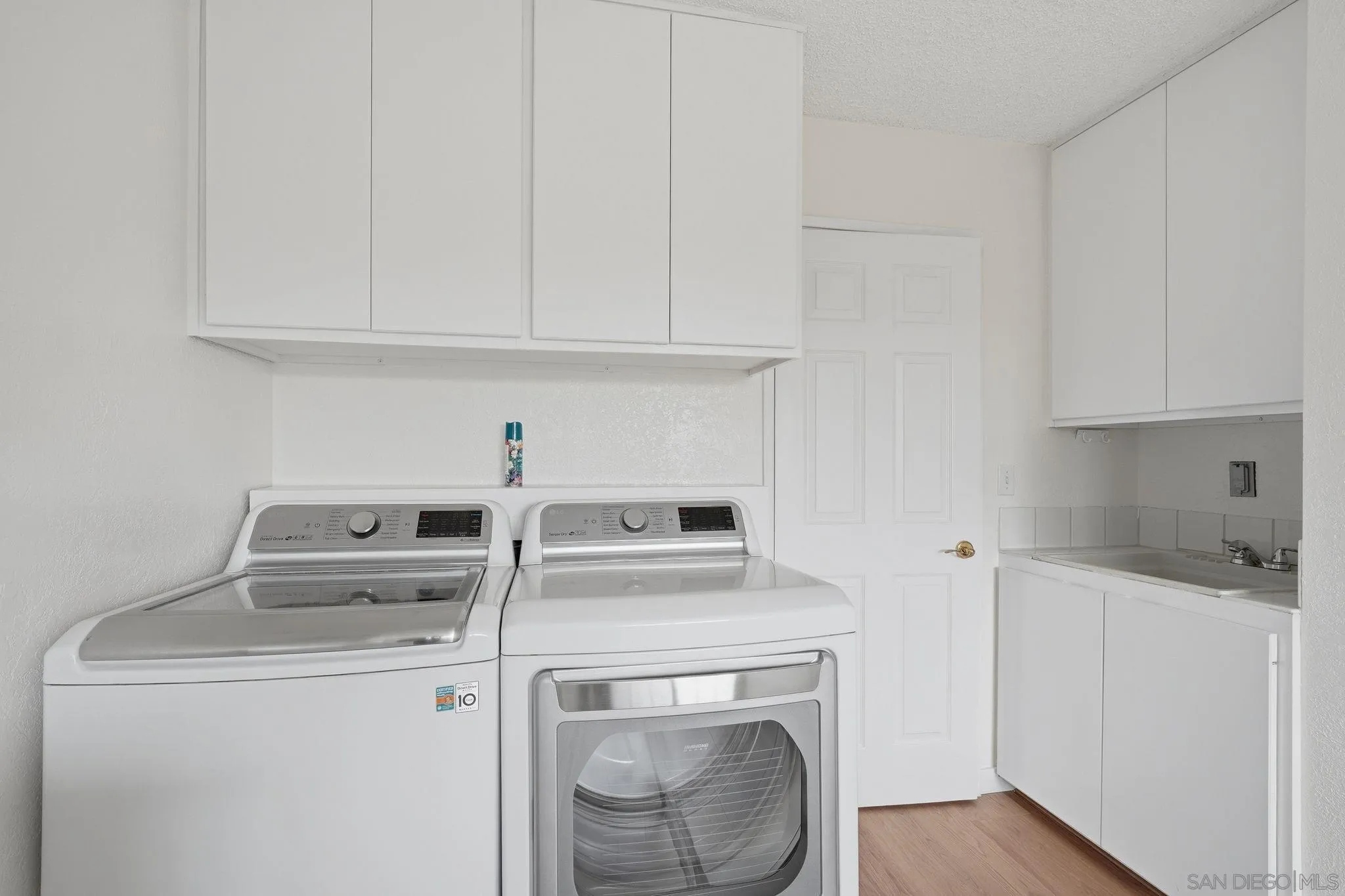 https://cdn.realtyfeed.com/cdn/127/260012949/8f06caab2350df4e644a09338b35d562.webp