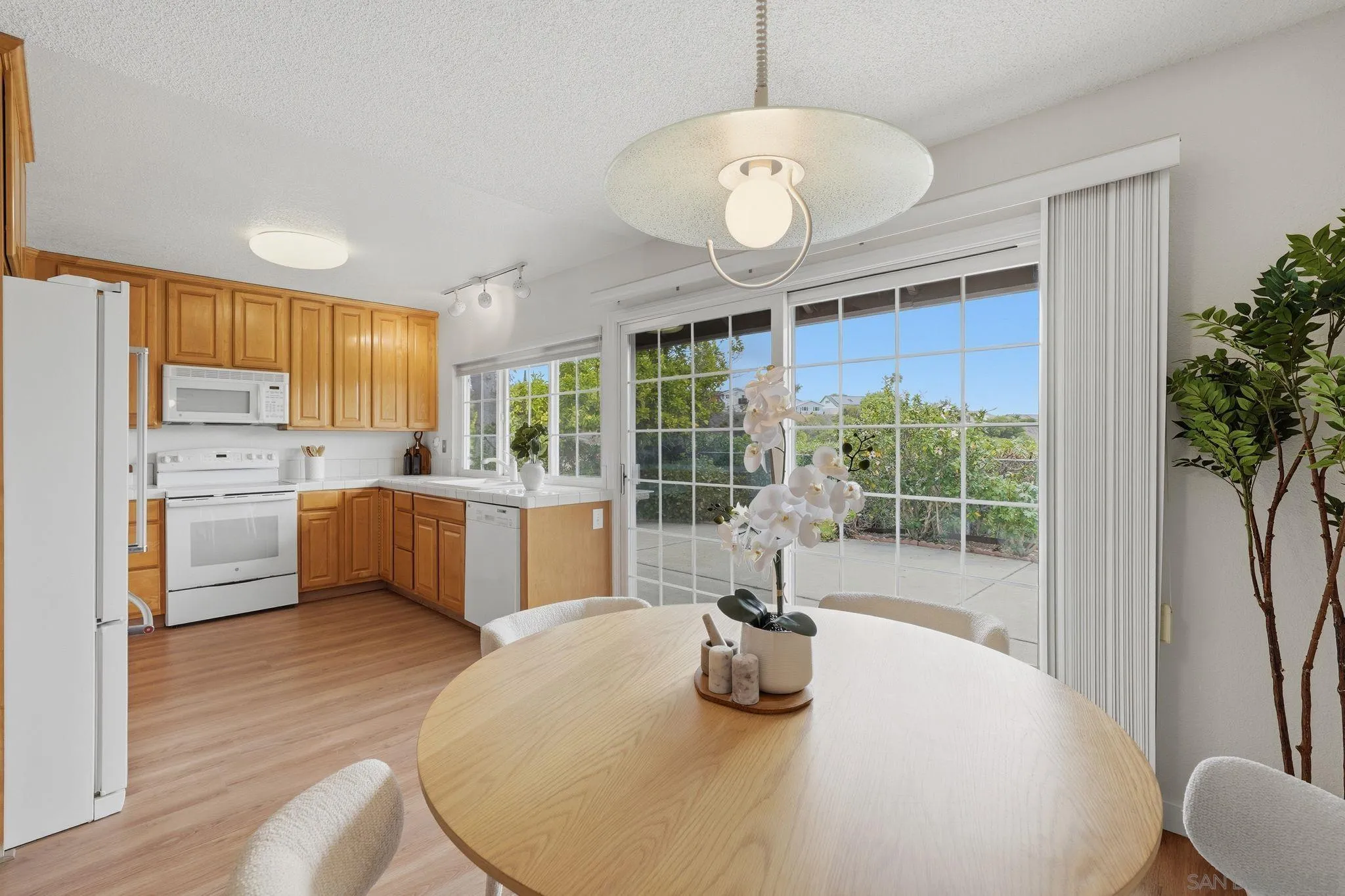https://cdn.realtyfeed.com/cdn/127/260012949/9980375da43e0e3d0cc363c1410b96c3.webp