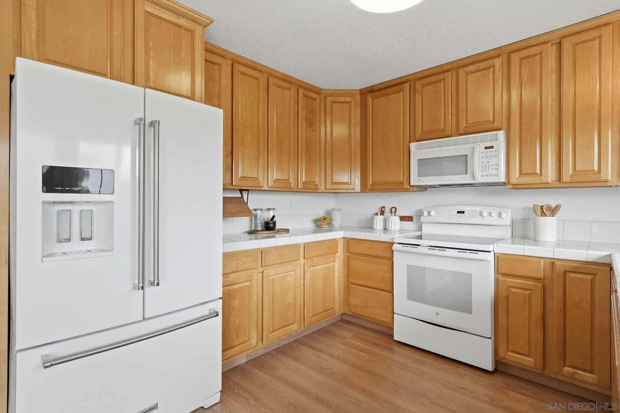 https://cdn.realtyfeed.com/cdn/127/260012949/a2a2dd9be19ccadcfad863c74a61a905.webp
