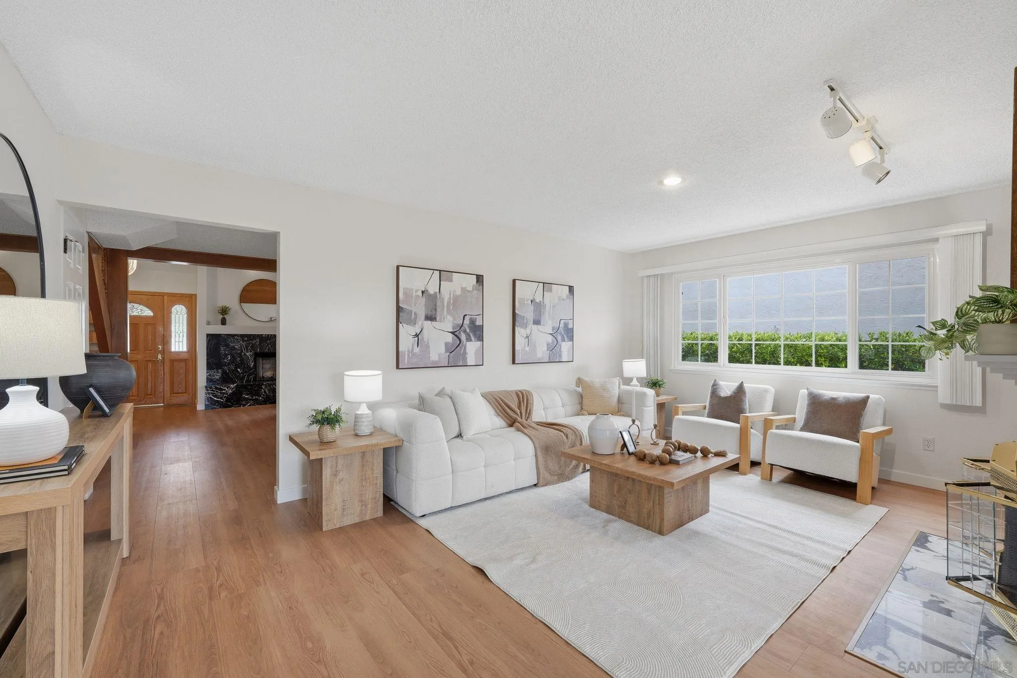 https://cdn.realtyfeed.com/cdn/127/260012949/a8eb2e5dee011546279f654d306ca7d5.webp