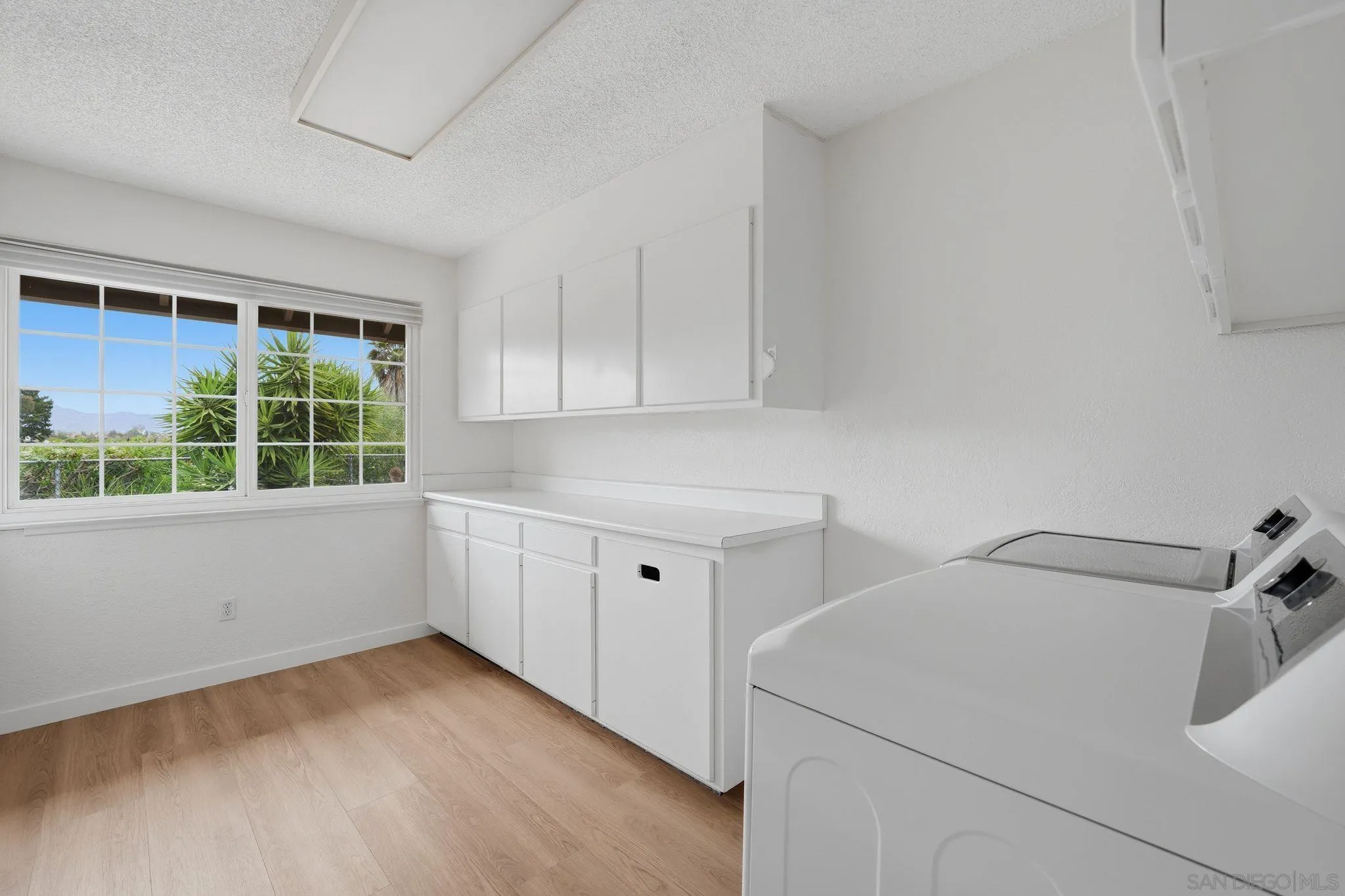 https://cdn.realtyfeed.com/cdn/127/260012949/ae9dc82aecb7dc9e1a4f351cb6b0c904.webp