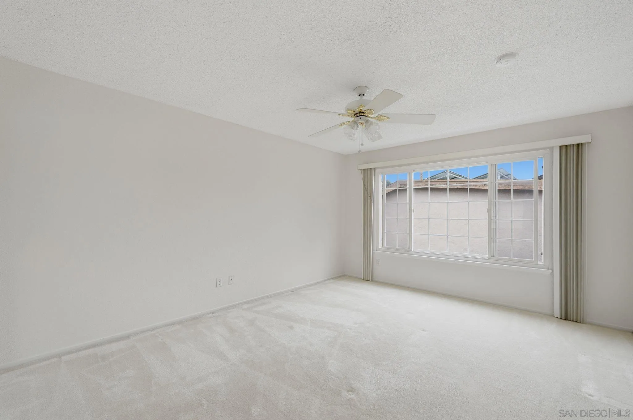 https://cdn.realtyfeed.com/cdn/127/260012949/b70125a86901e5af6ef64f7291c04238.webp